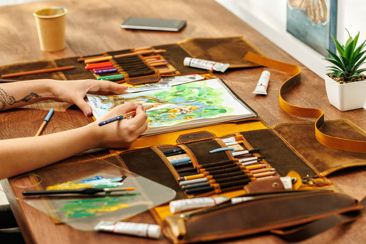 Handmade whiskey leather sketch organizer | Mureli