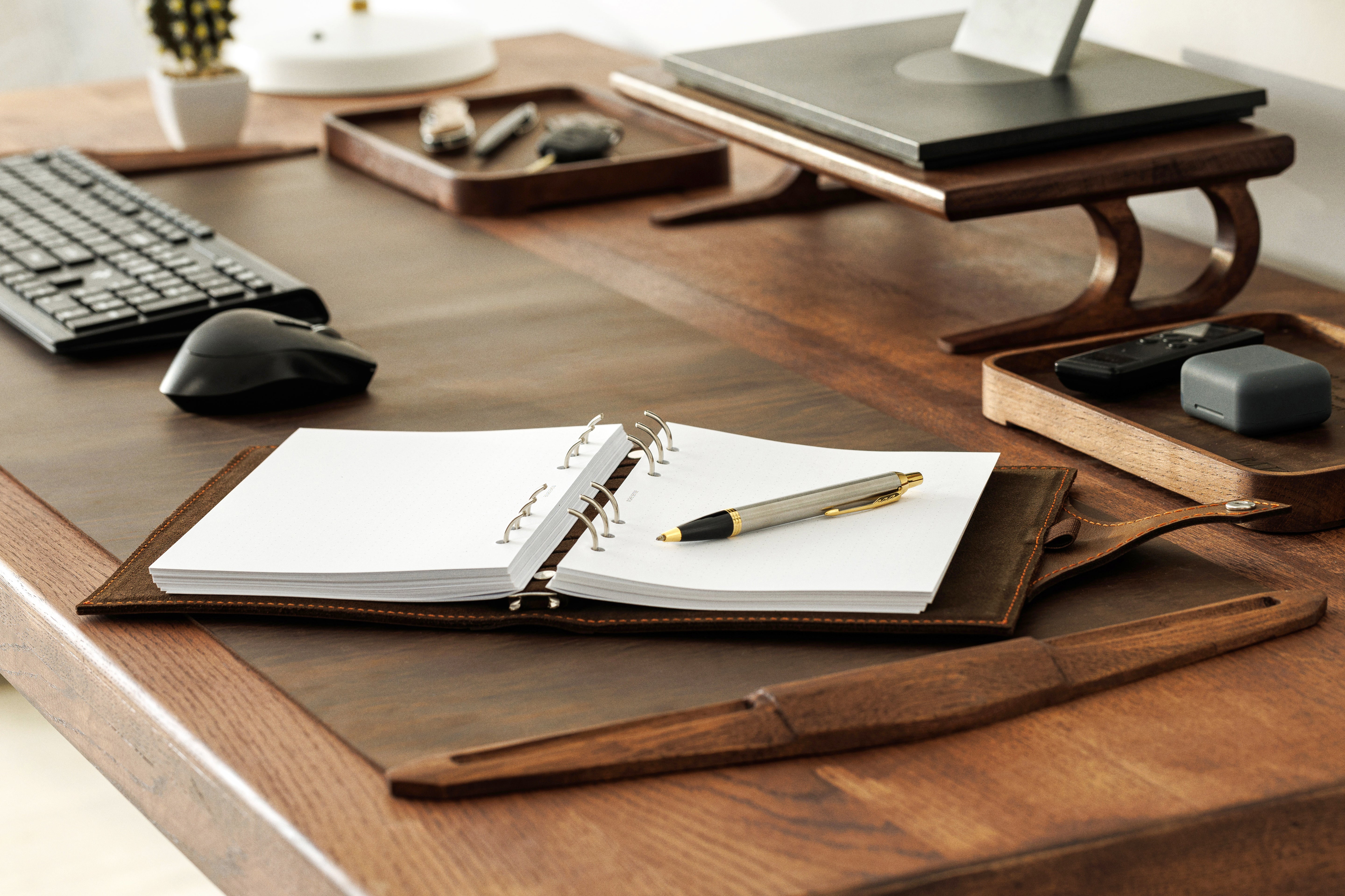 Mureli Two-Tone Leather Planner – Honey Yellow with a Bold Brown Accent