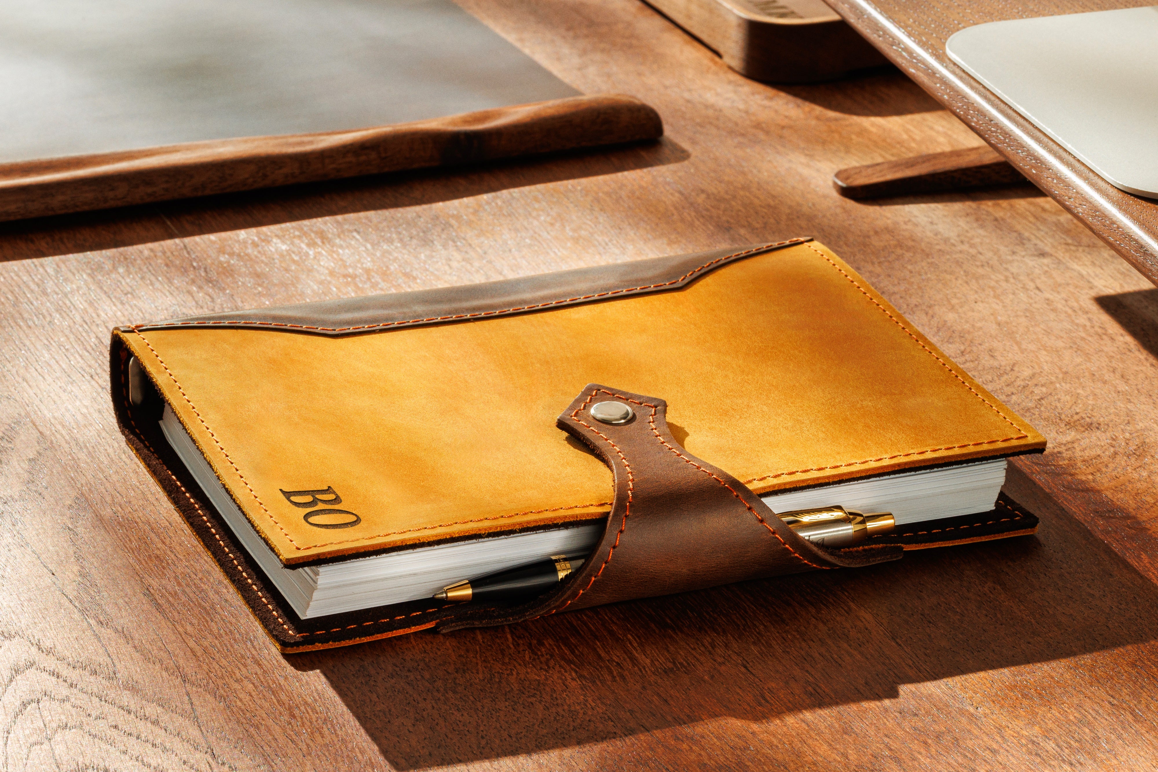 Golden-Tone Leather Business Journal – Artisan Contrast by Mureli