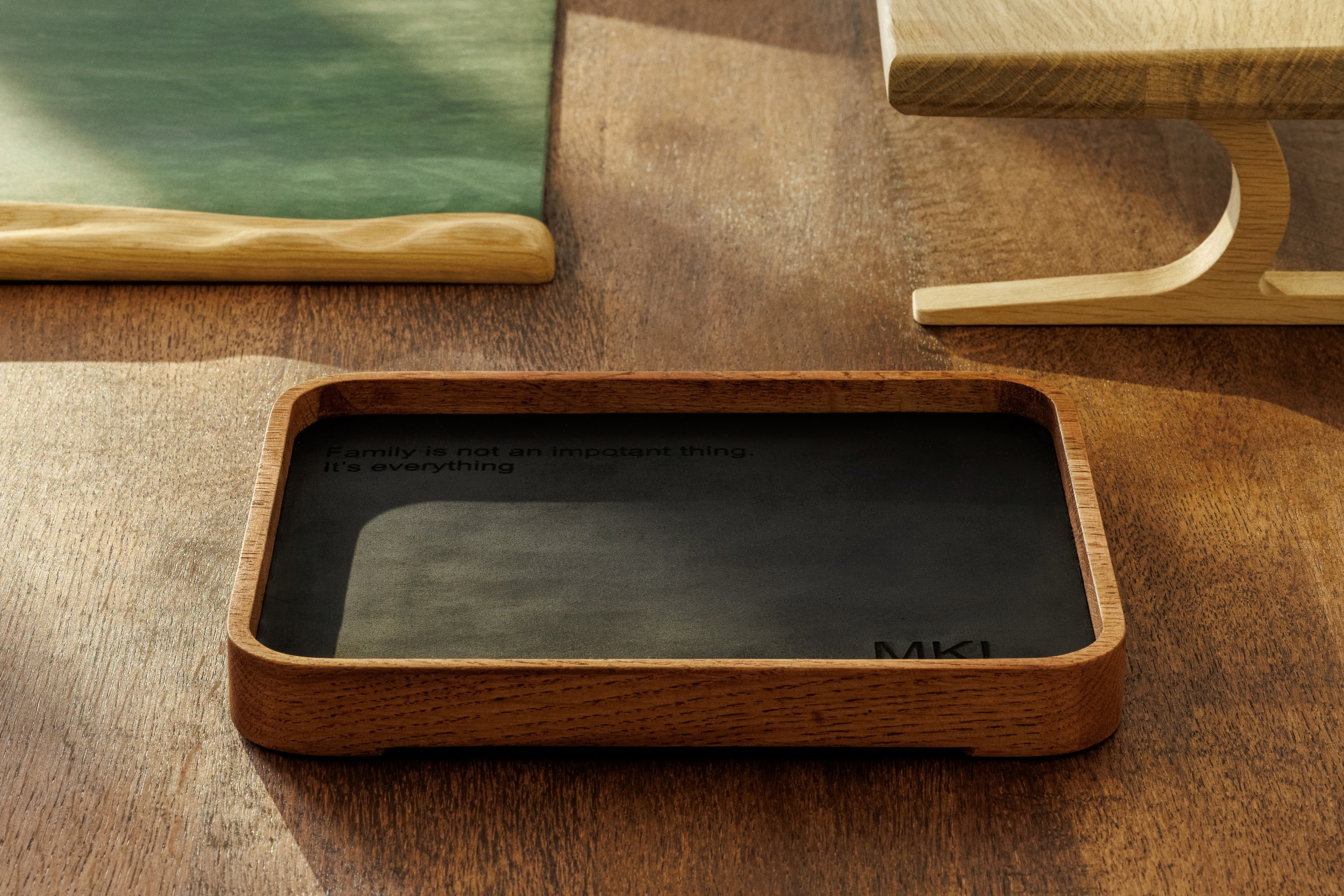 Gift packaging for Mureli wood and leather tray