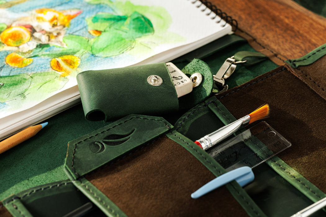 Luxury leather travel case green brown | Mureli Workshop