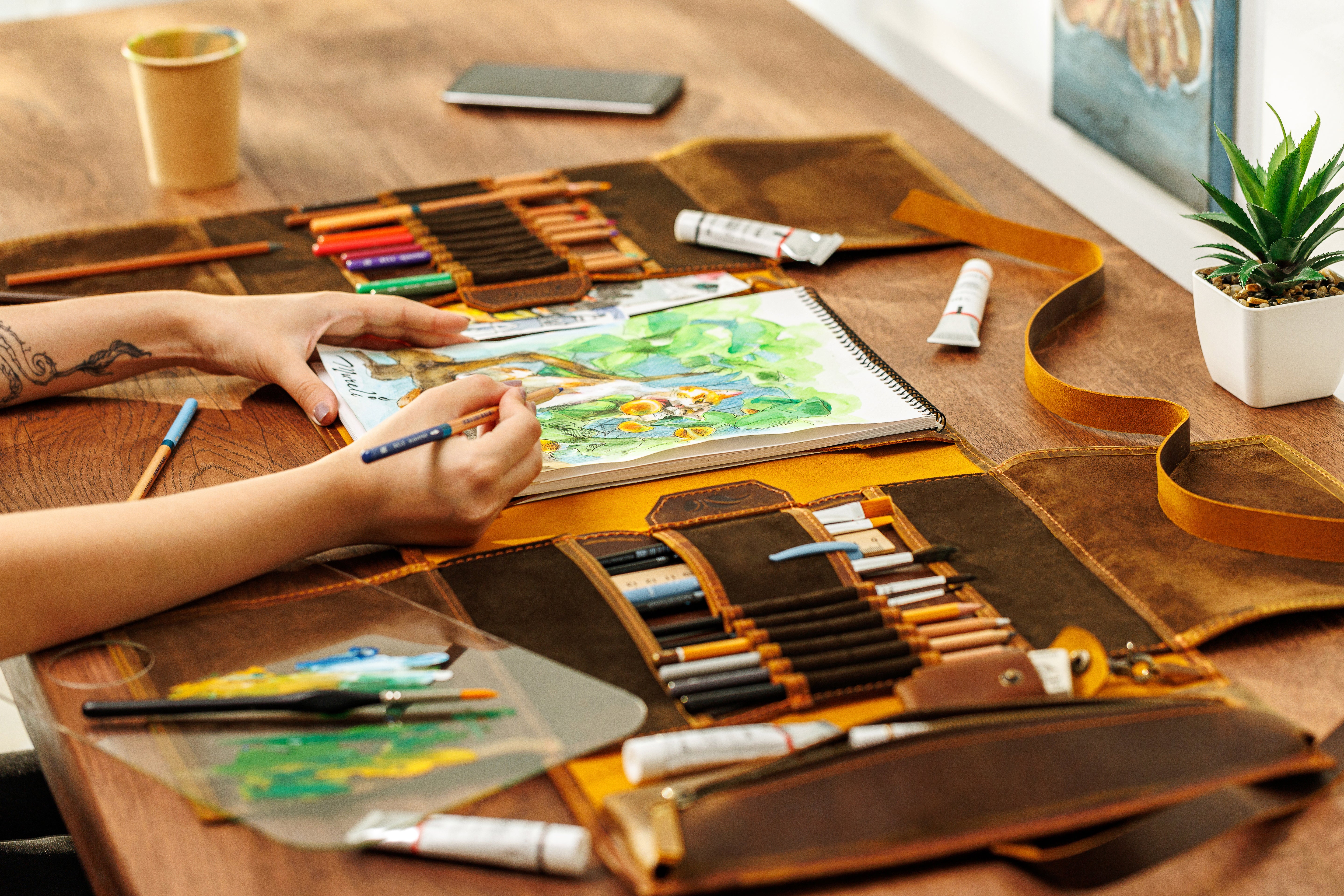 Handmade whiskey leather sketch organizer | Mureli