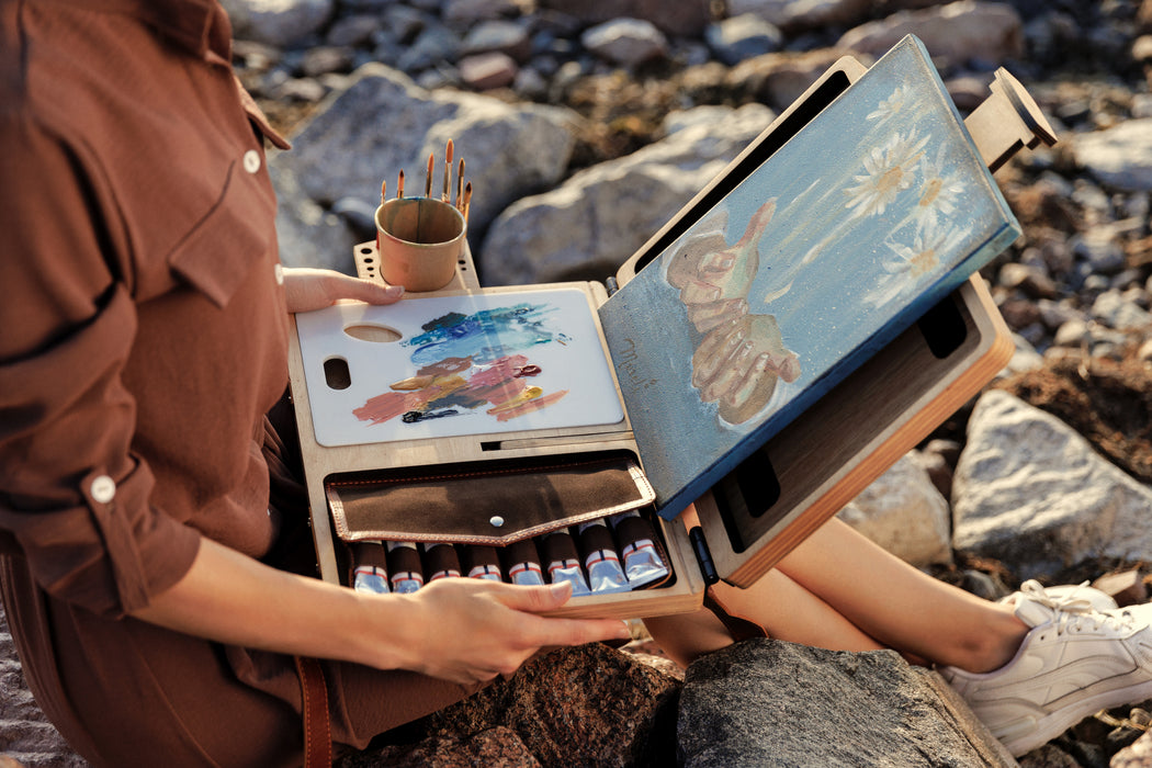 Plein air painting kit for professional artists