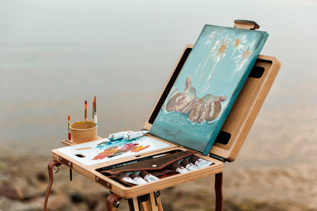 Mureli Workshop portable artist easel closed view