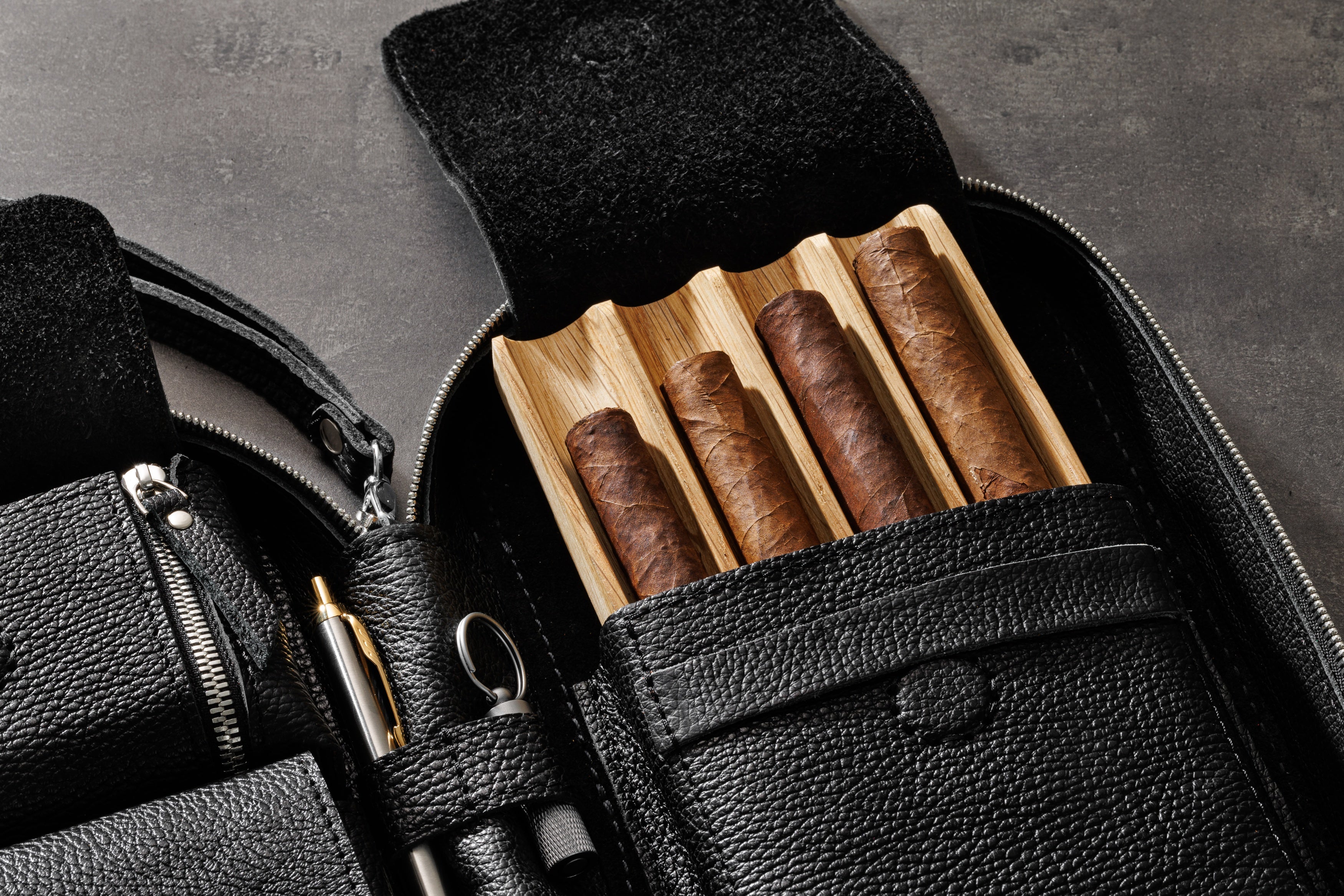 Luxury Black Cigar Case | Zipper Closure | Fits All Cigar Types + Flask | Leather Gift for Men