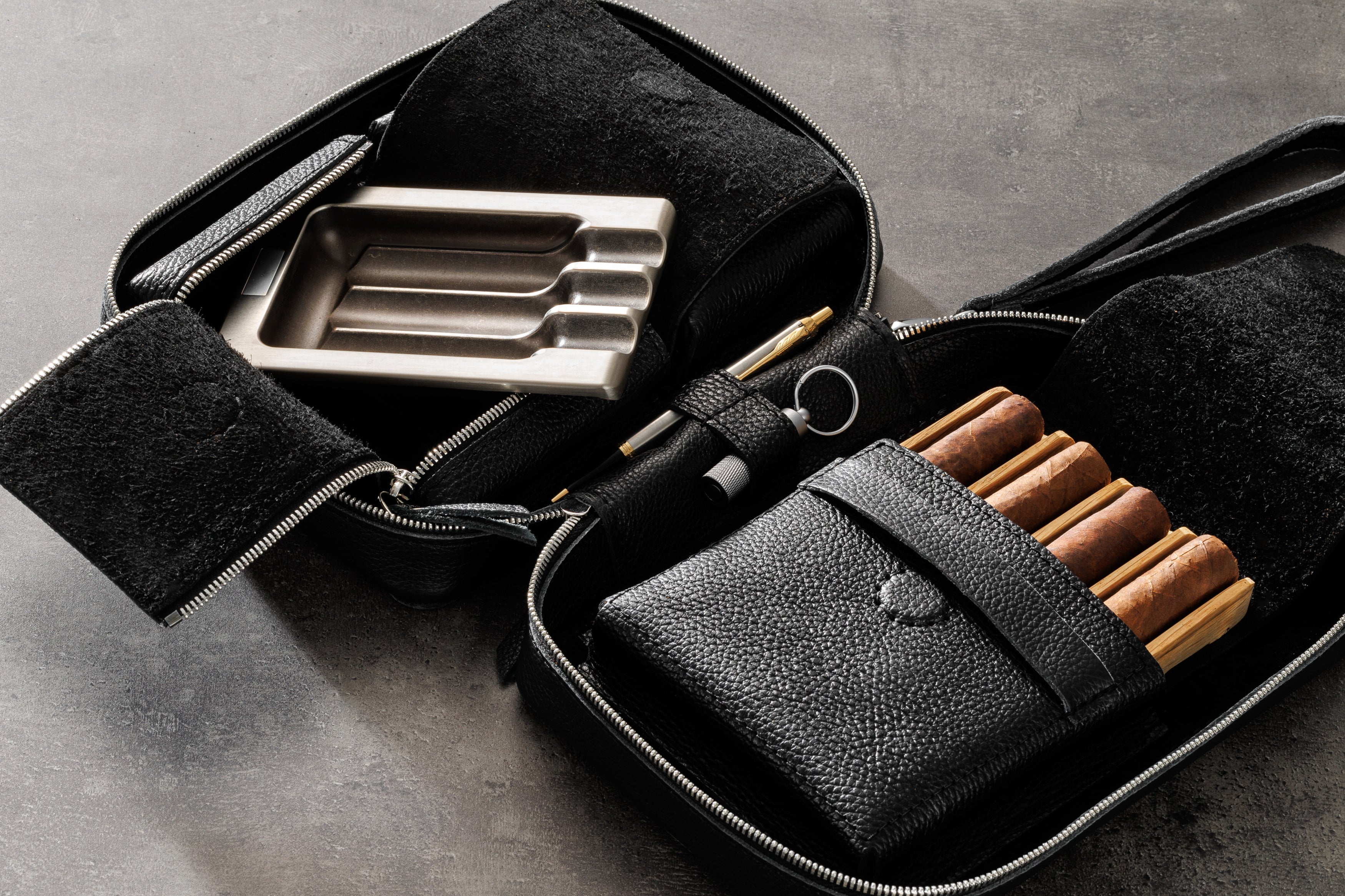 Handmade Black Leather Cigar Holder with Zipper | Custom Engraving | Oak Protection Tray Inside