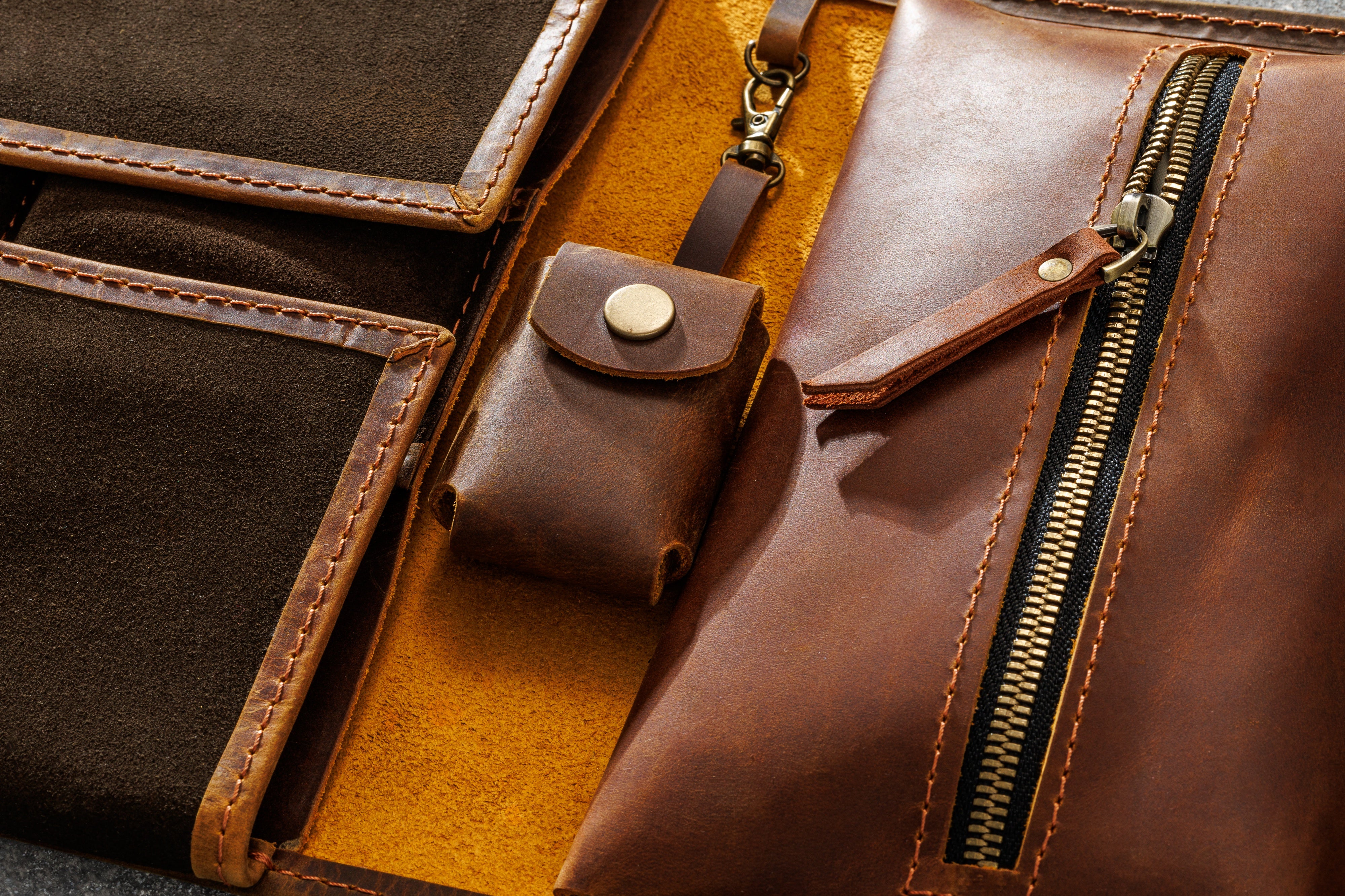 Portable Plein Air Art Organizer | Leather Roll