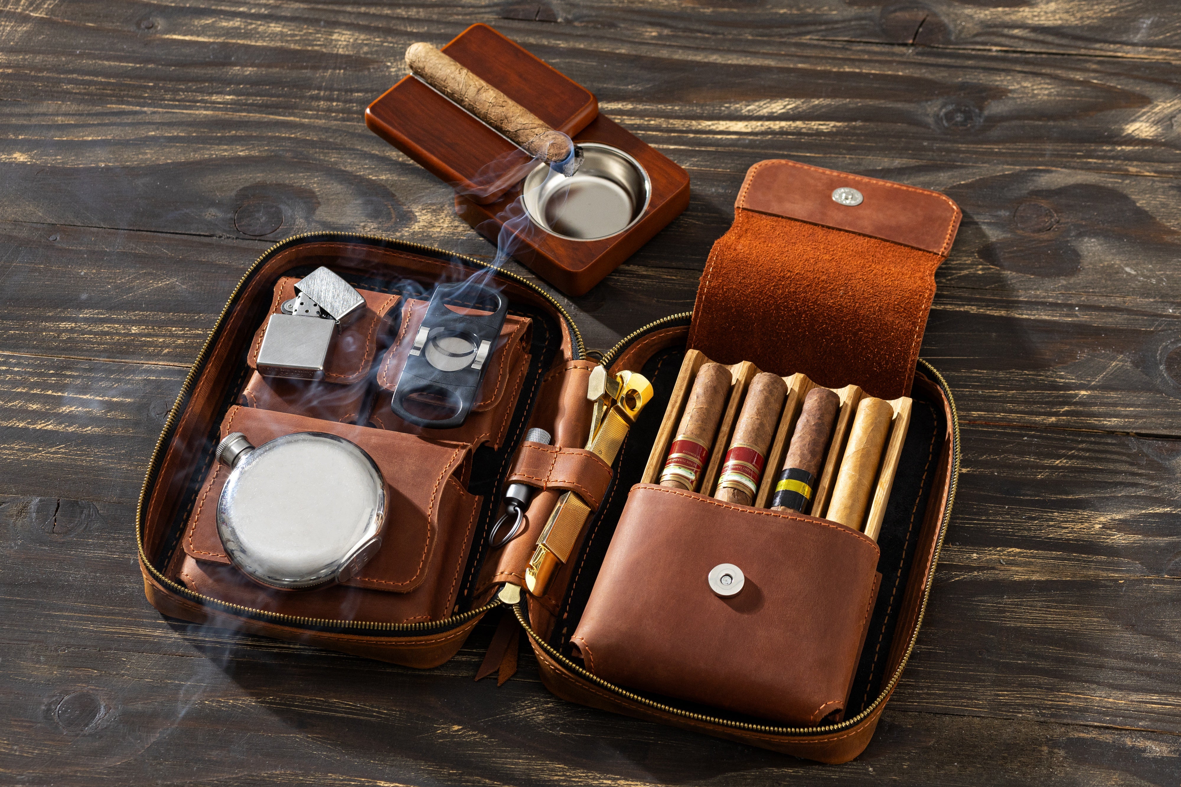 Casual Cigar Case from the Basic Collection with flask pocket