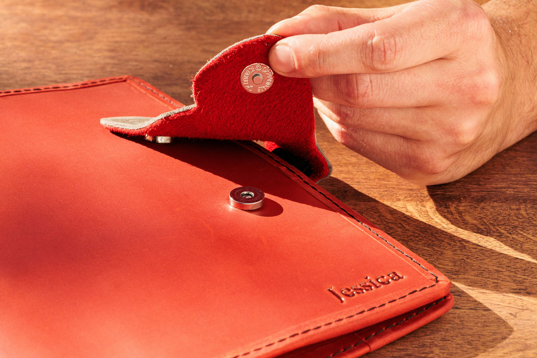 Mureli red leather organizer with butterfly clasp and personalized name Jessica