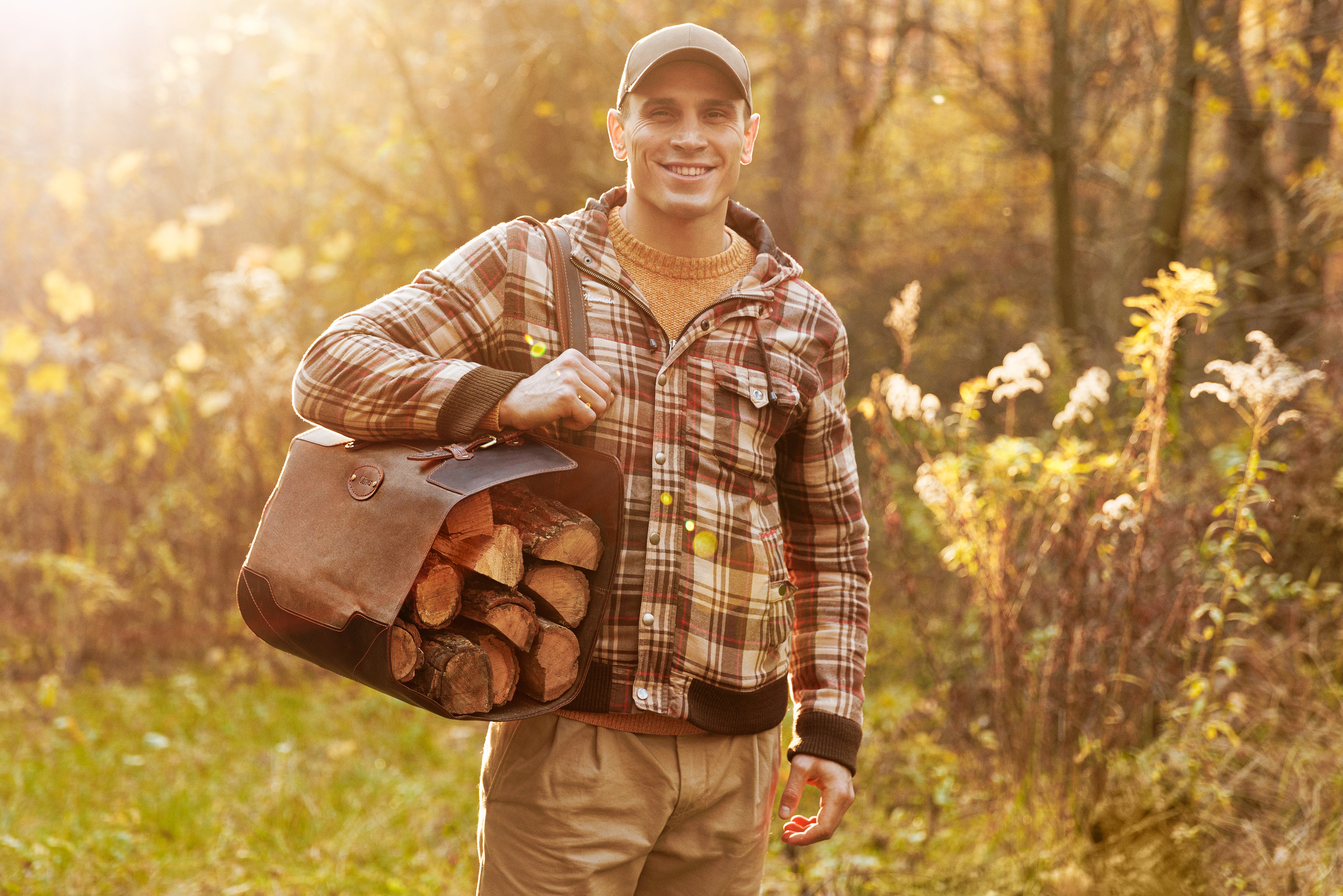 Leather Firewood Carrier Tote – Rustic Log Bag with Bear Design & Personalized Tag for Fireplace, Camping & Outdoor Use