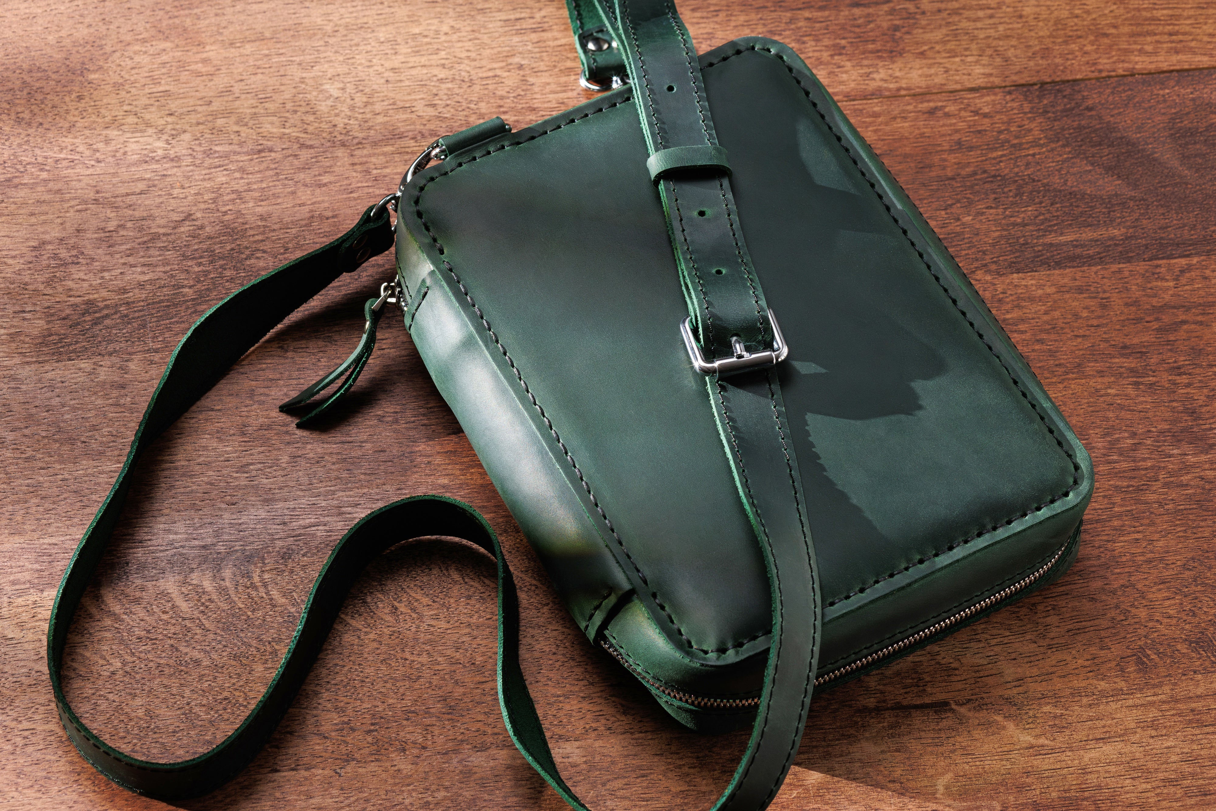 Green Art Supply Organizer | Handmade Leather Case with Handle | Perfect Gift for Drawing Lovers