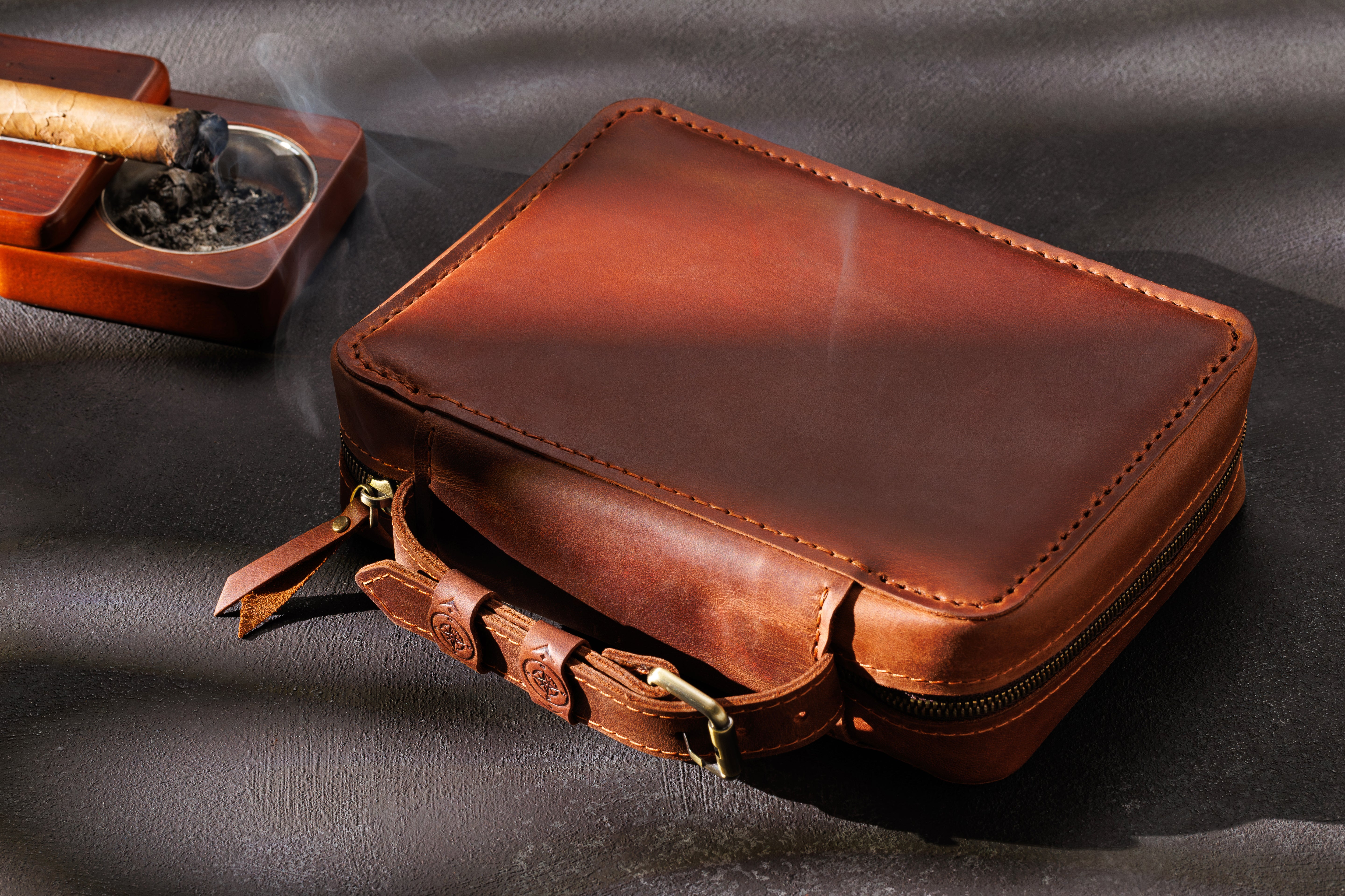 Premium leather cigar case for cigars & accessories | Copper finish | Mureli 2025