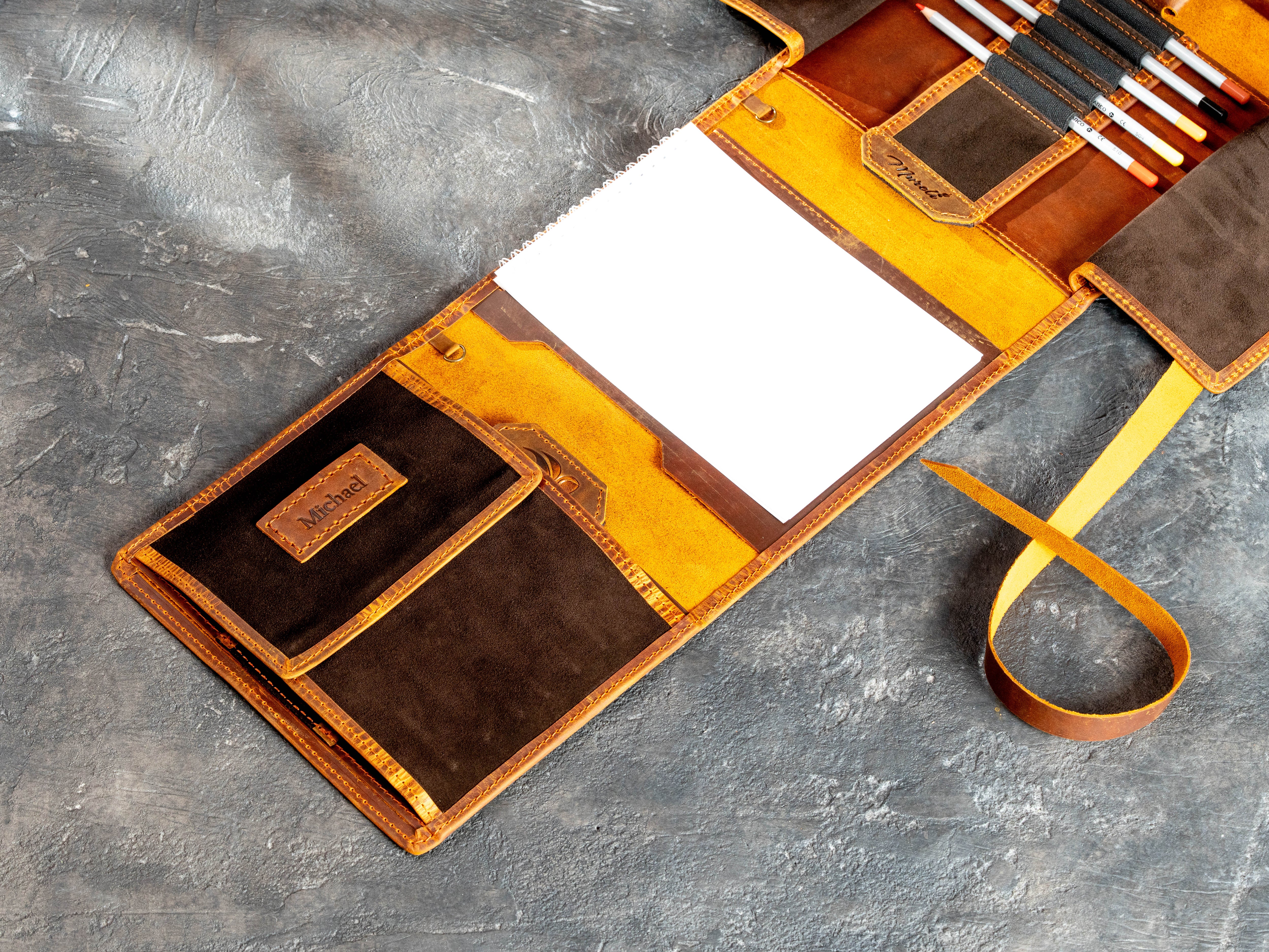 Personalized Leather Artist Organizer with A5 Sketchbook, 12 Pencils, Removable Pencil Case and Zipper Pocket | Mureli