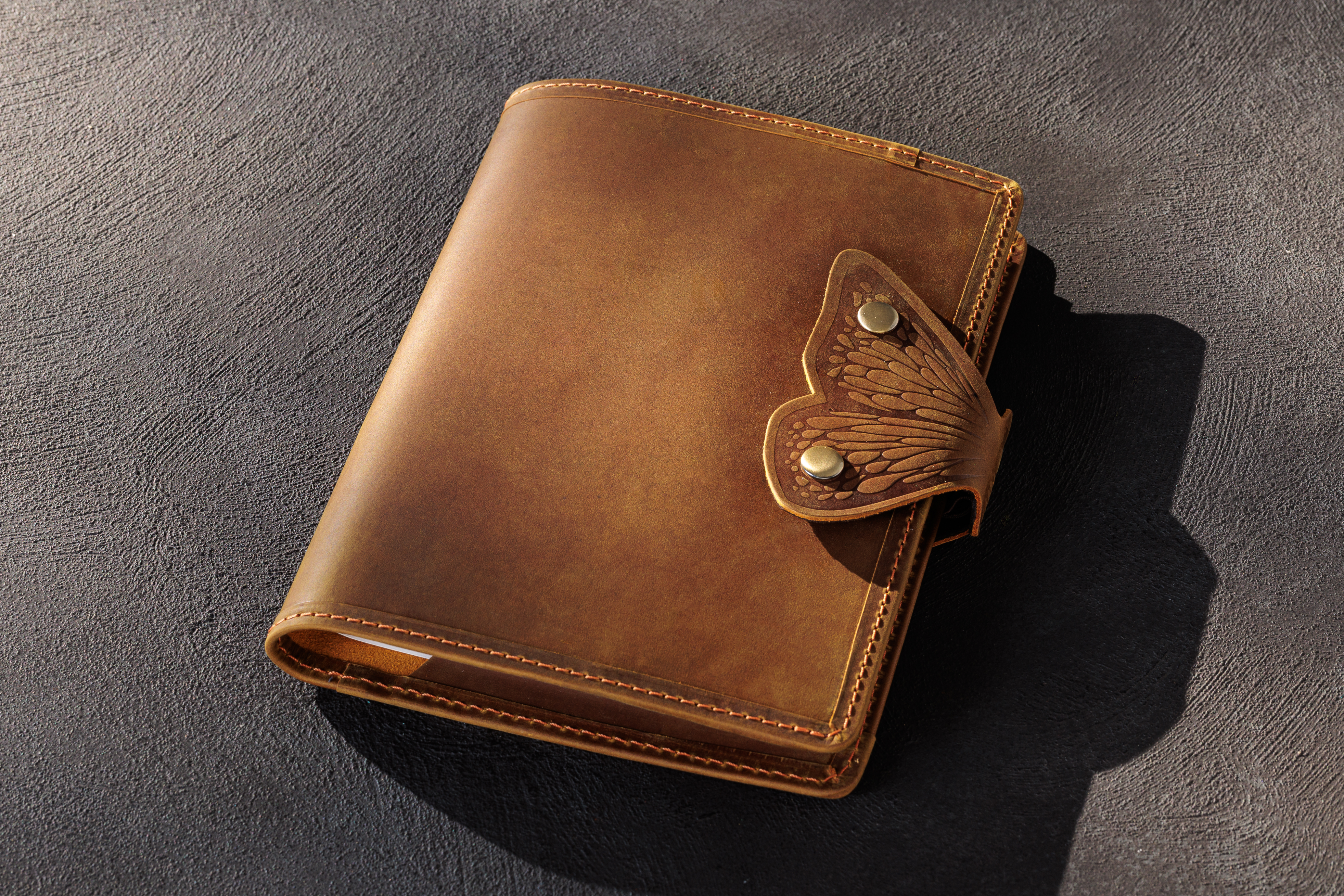 Leather Artist Organizer Set with Butterfly Closure – Sketchbook with Pencils – Personalized Drawing Journal for Creative Kids and Adults