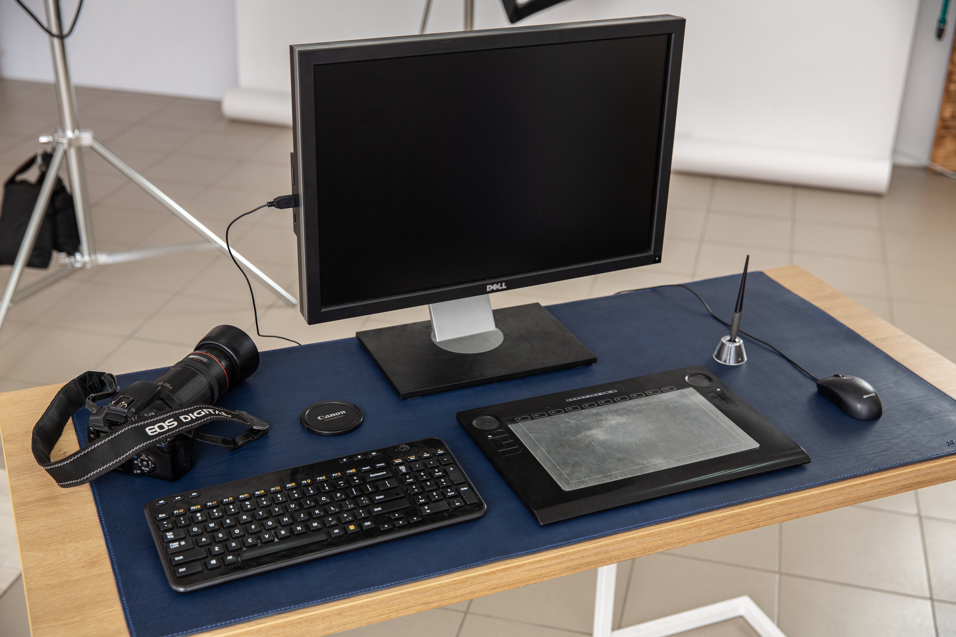 Hand-finished edge detail, premium leather desk mat