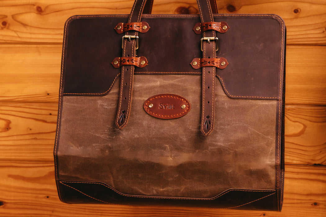 Mureli rustic leather firewood bag with personalized name tag – perfect cabin gift