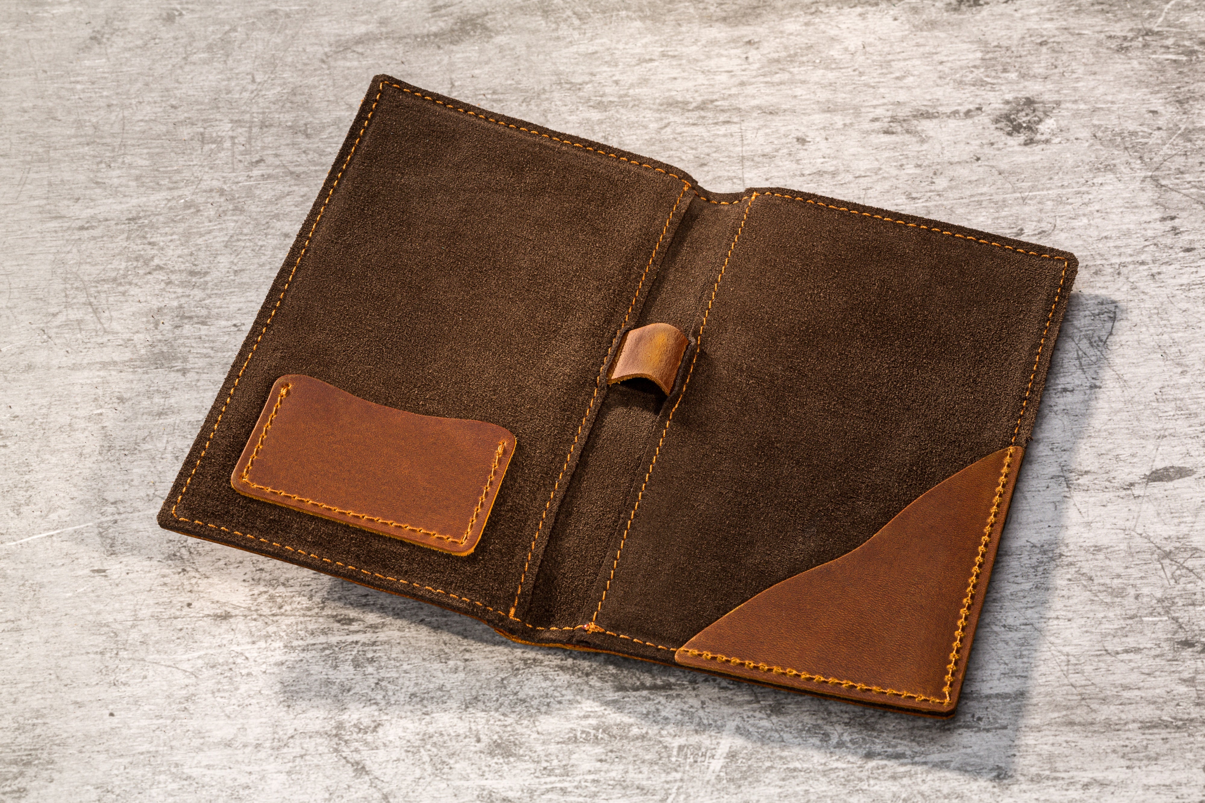 Western Style Check Presenter | Saddle Tan Leather
