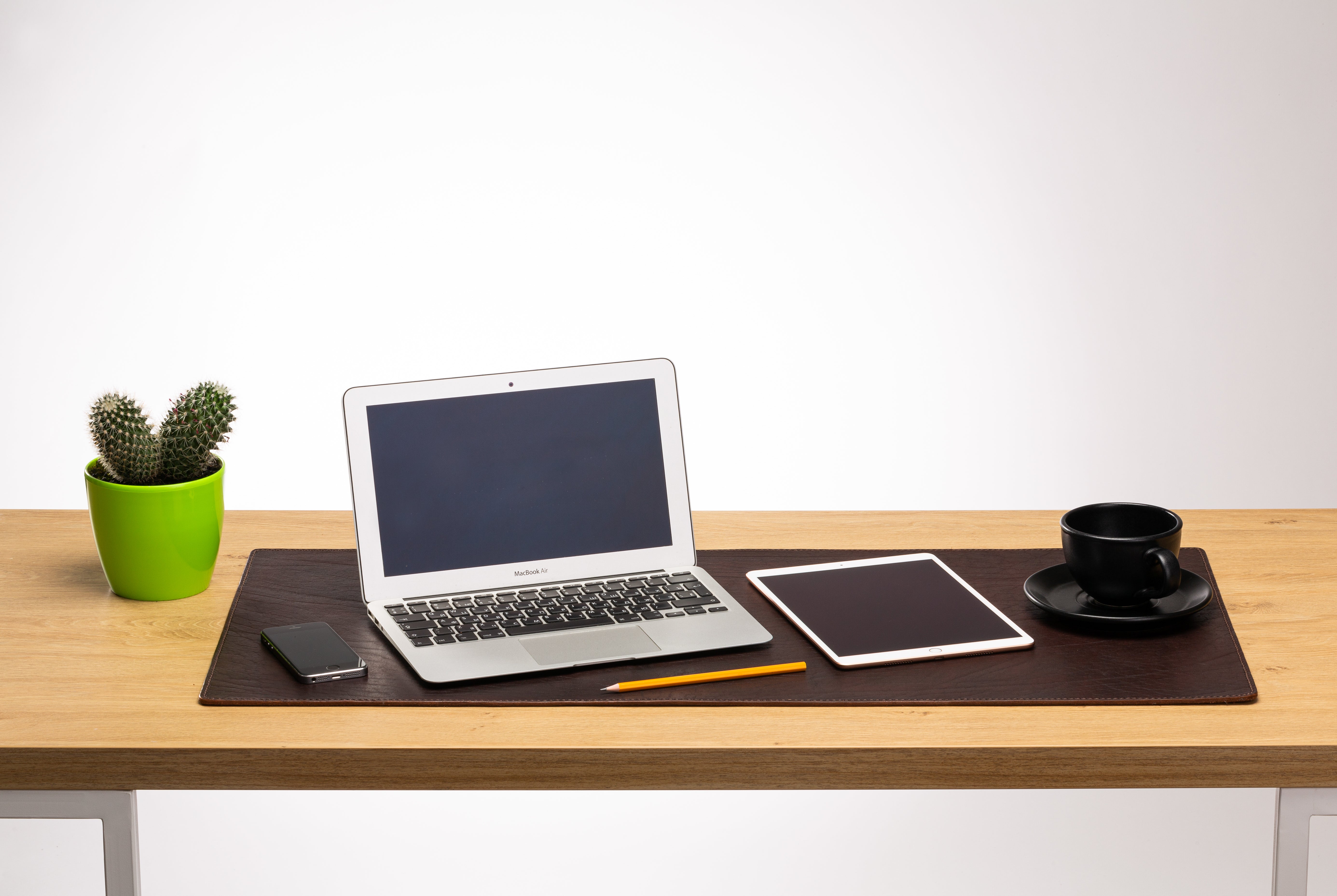 Premium brown leather desk mat 4mm on desk – Mureli