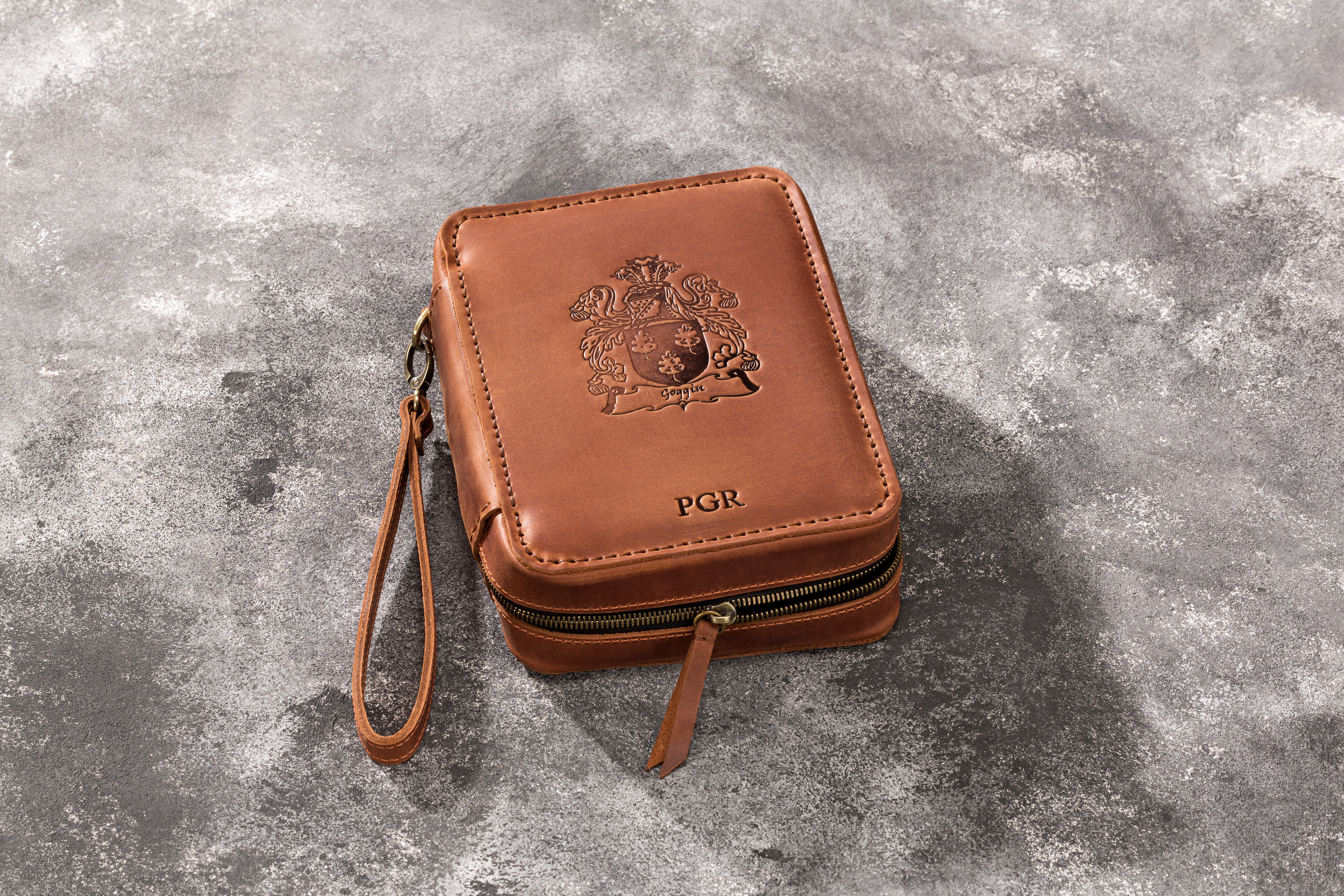 Base  cognac (copper) leather cigar case model of 2021 with personalization options