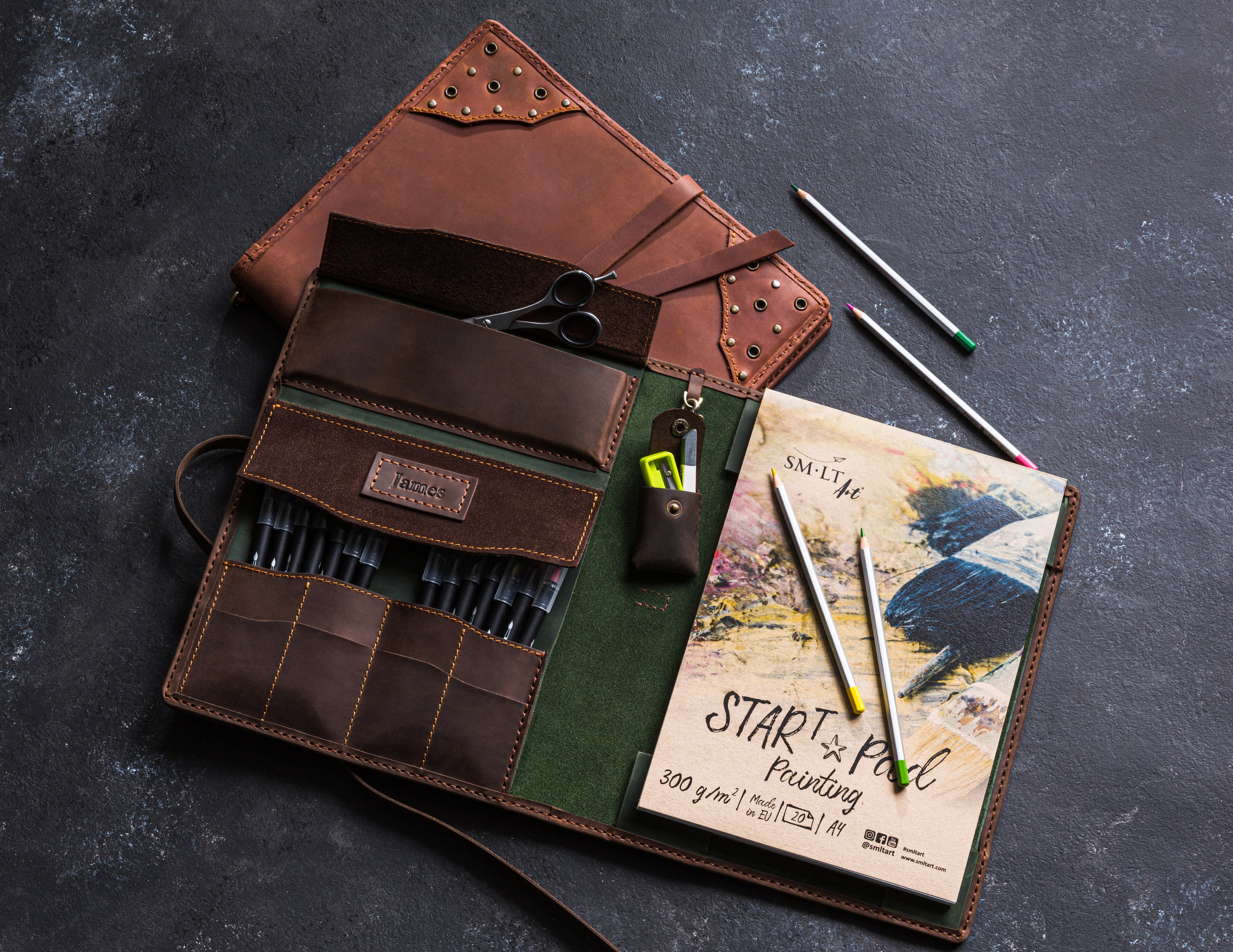 Artist gift set with colored pencils and notebook