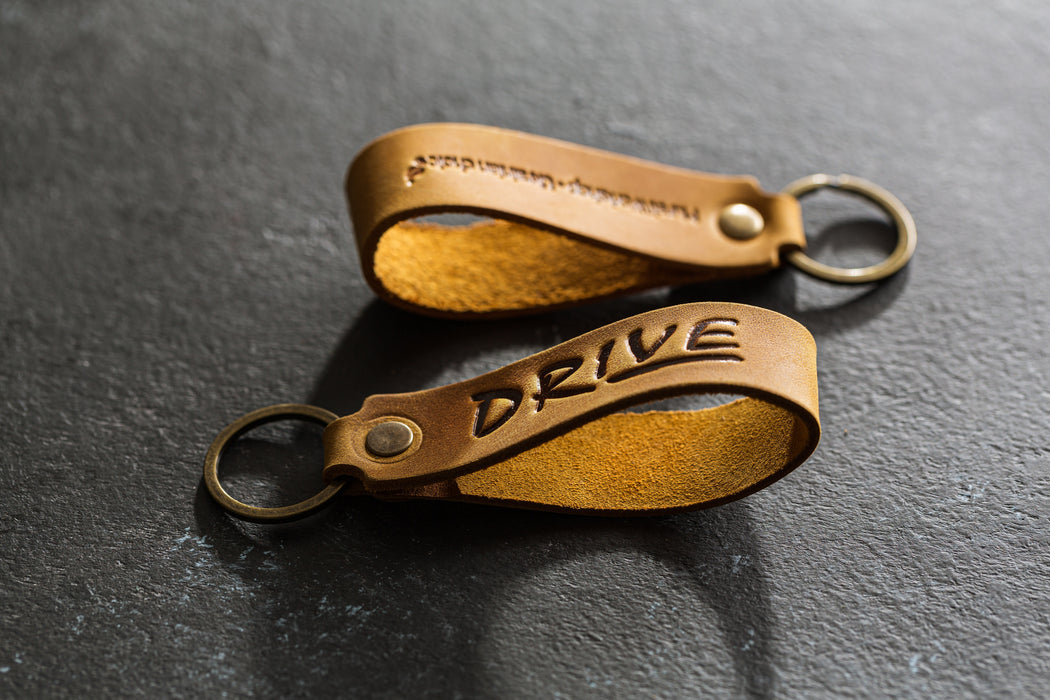 Minimalist Leather Keyrings – Style in the Smallest Detail
