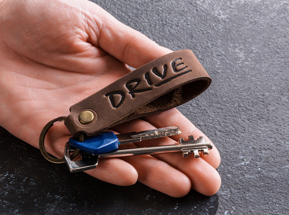 Fast USA Shipping – Personalized Leather Keychains by Mureli