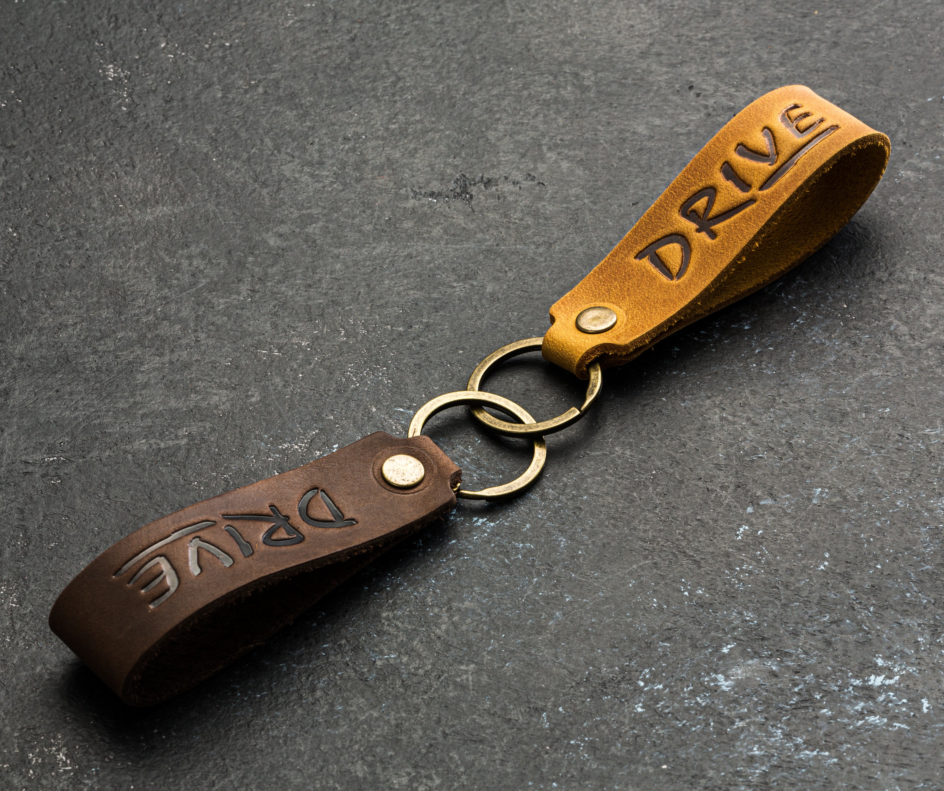 Custom Leather Keychains – A Small Gift with Big Impact