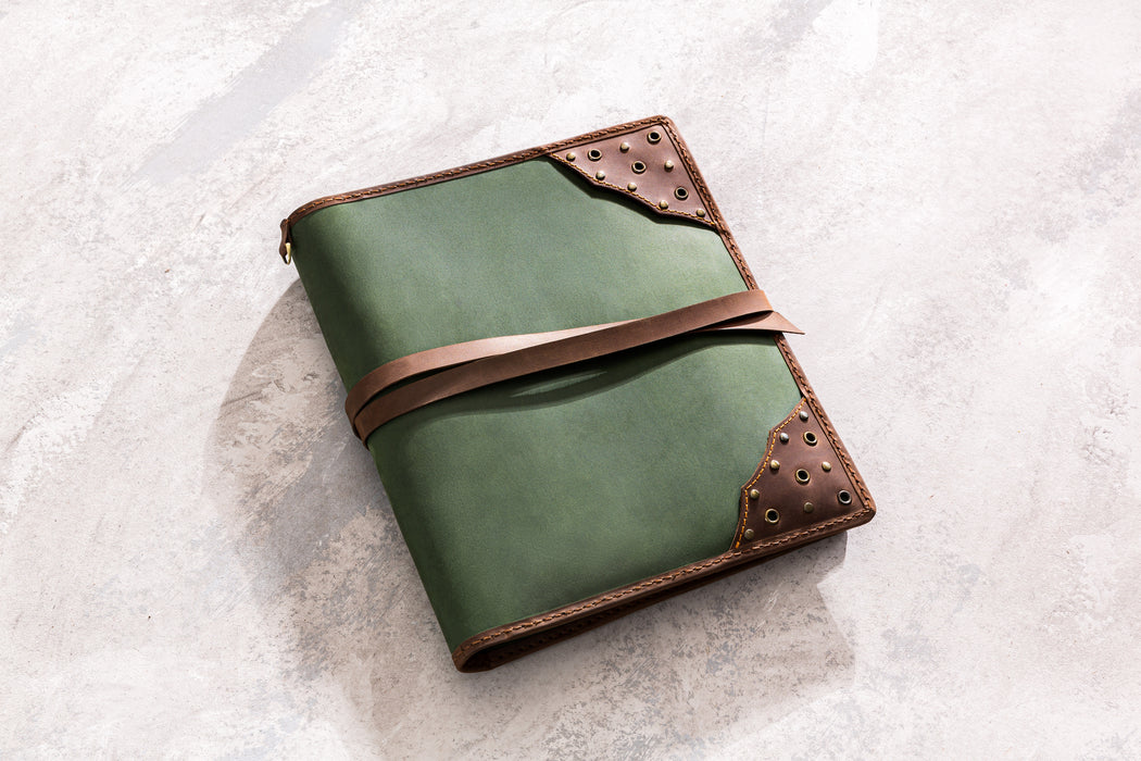 Unboxing moment with personalized organizer