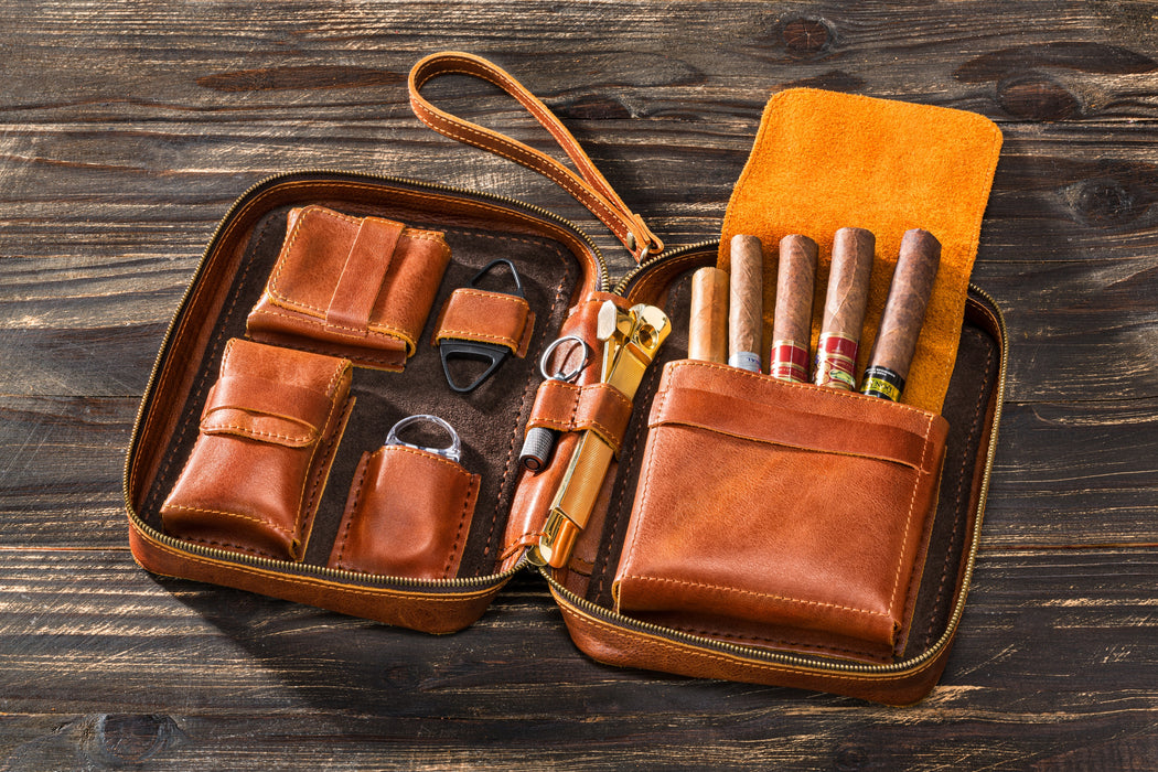 Base Camel Kaliary leather cigar case model of 2021 with personalization options