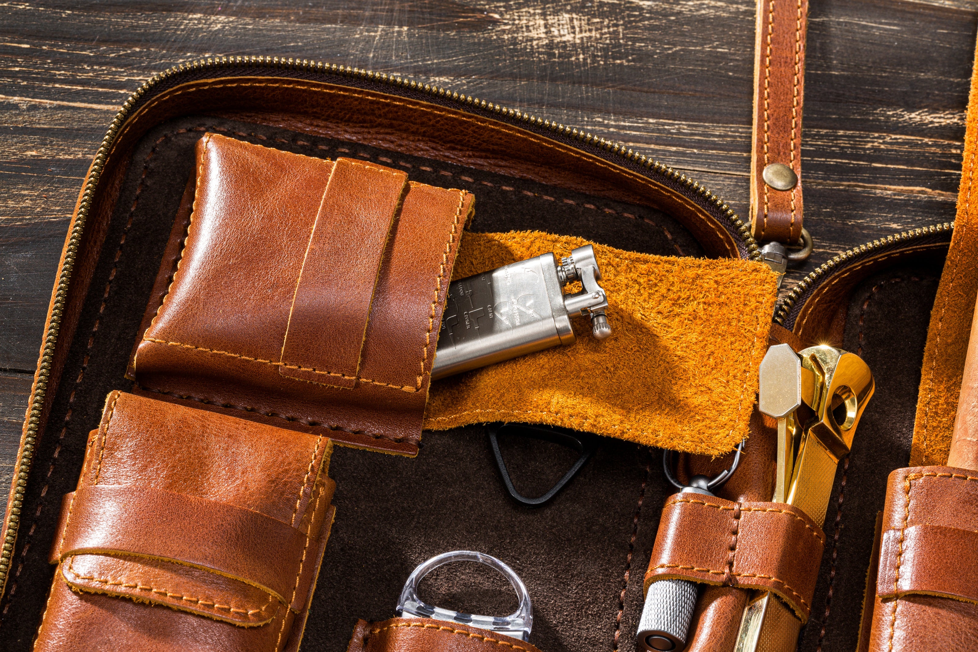 Base Camel Kaliary leather cigar case model of 2021 with personalization options