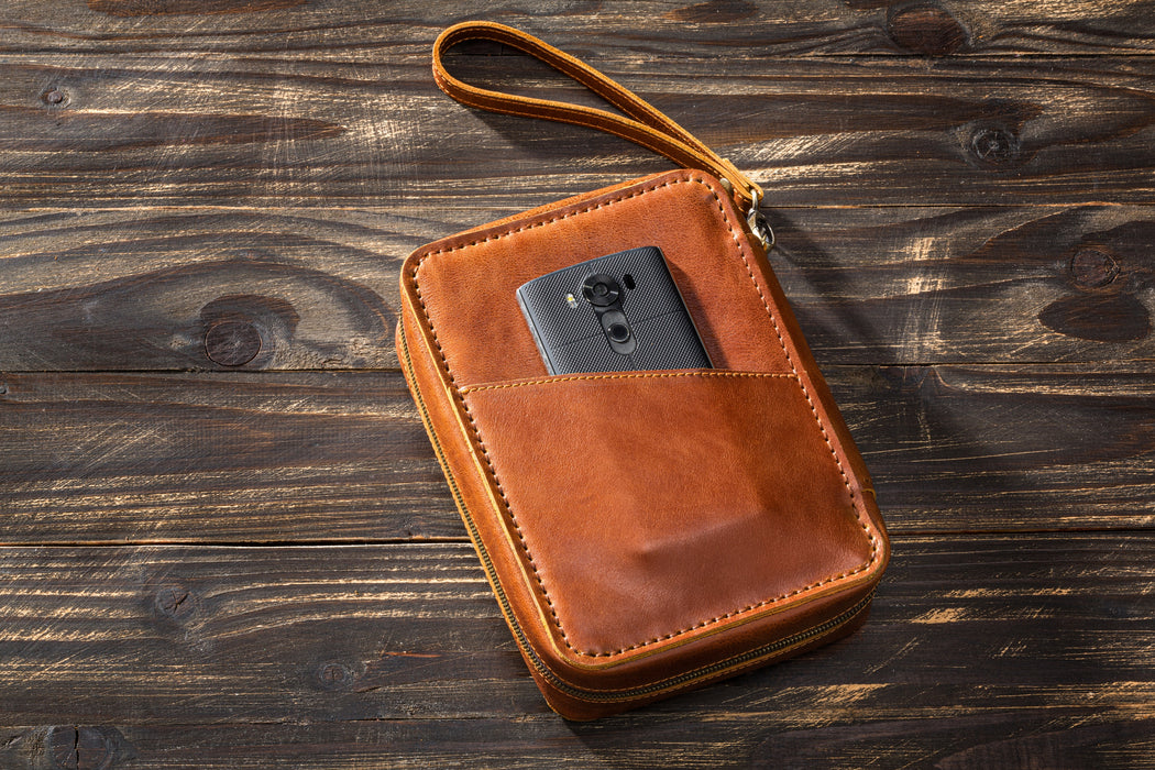 Base Camel Kaliary leather cigar case model of 2021 with personalization options