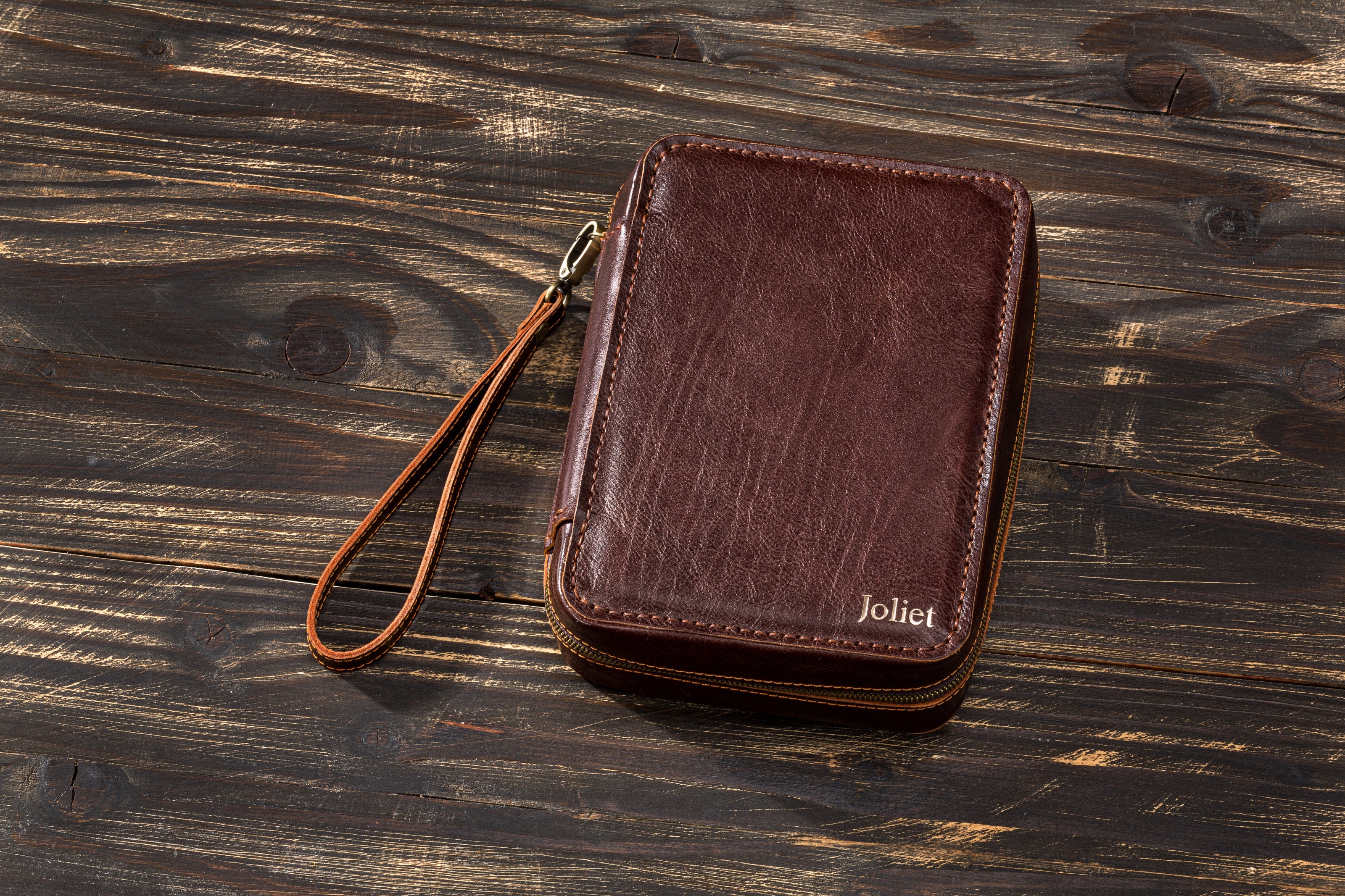 Base Dark Cognac Kaliary leather cigar case model of 2021 with personalization options