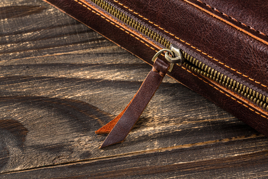 Base Dark Cognac Kaliary leather cigar case model of 2021 with personalization options