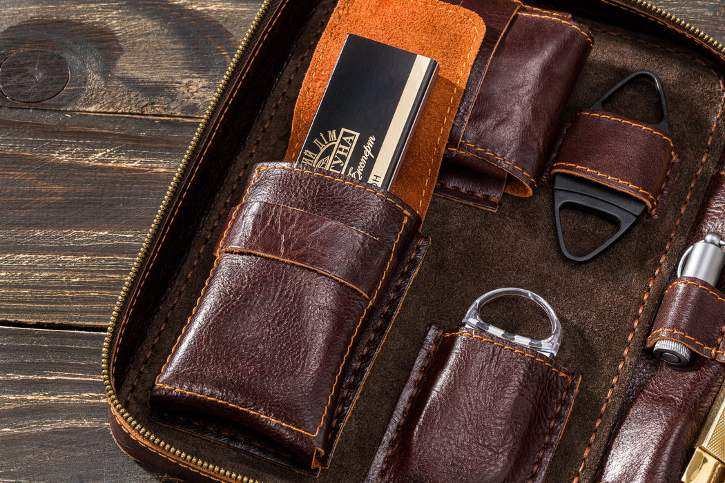 Base Dark Cognac Kaliary leather cigar case model of 2021 with personalization options