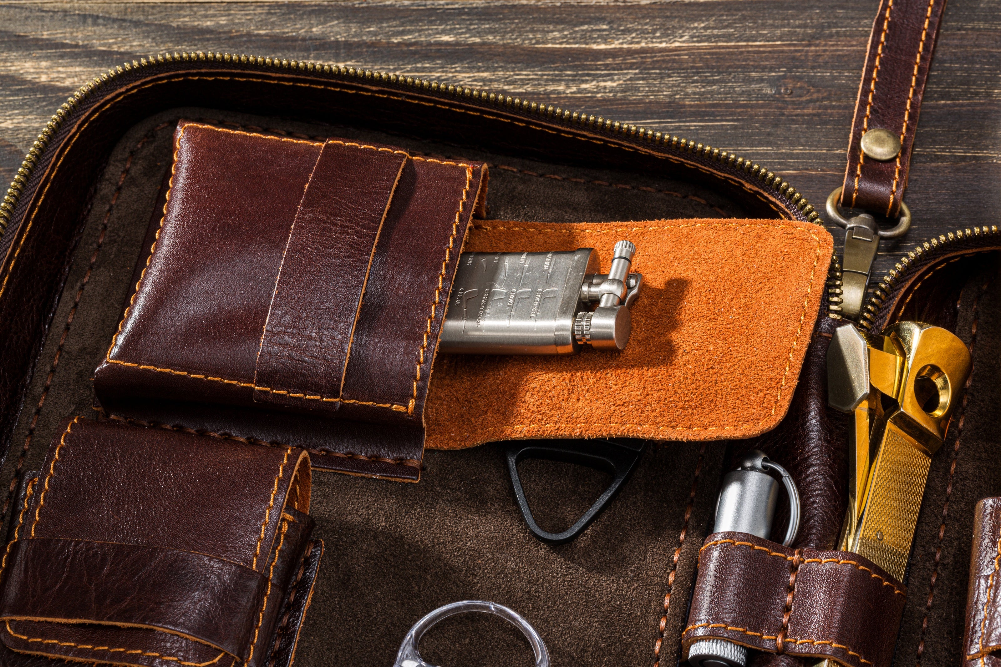 Base Dark Cognac Kaliary leather cigar case model of 2021 with personalization options
