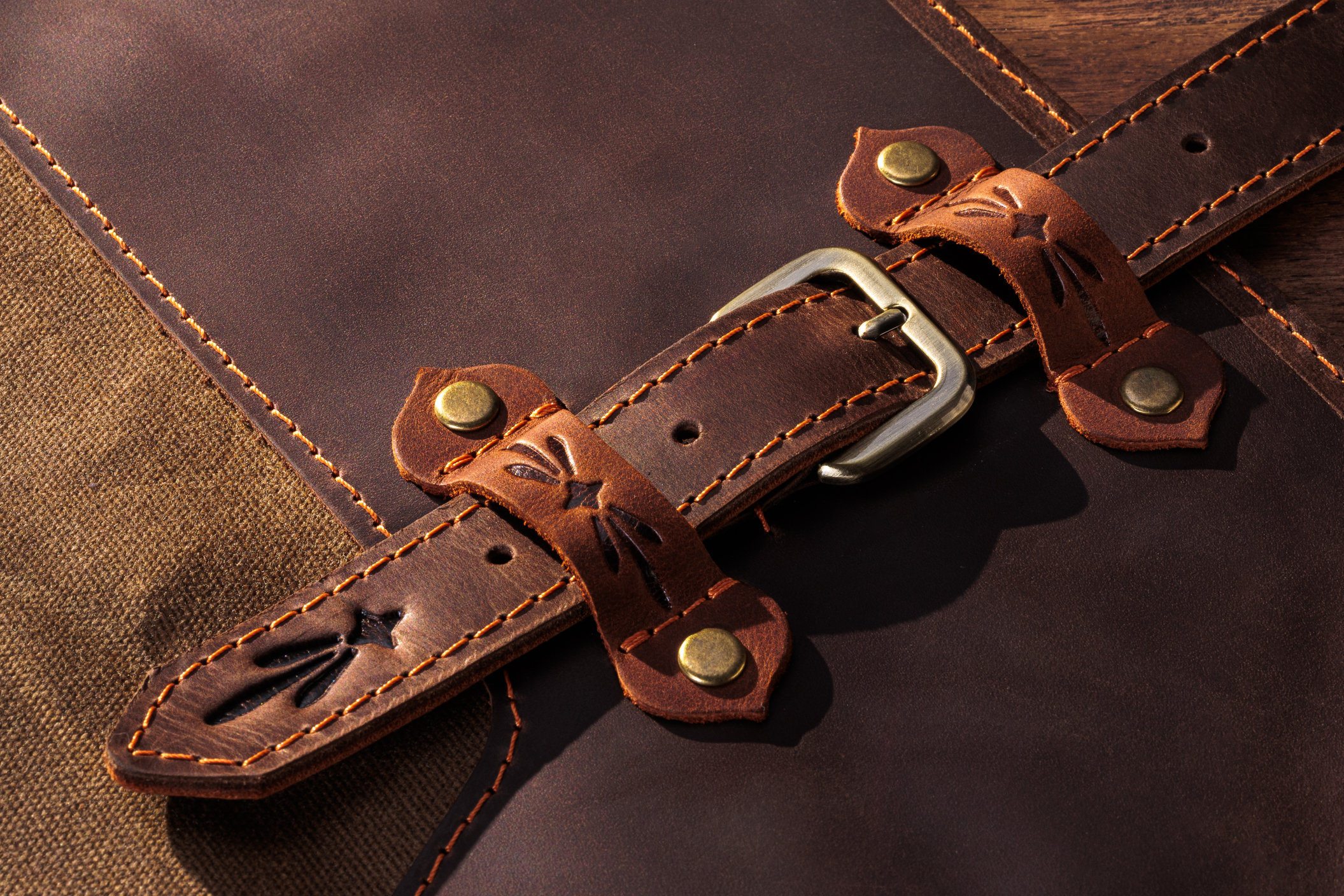 Leather Firewood Carrier Tote – Rustic Log Bag with Bear Design & Personalized Tag for Fireplace, Camping & Outdoor Use