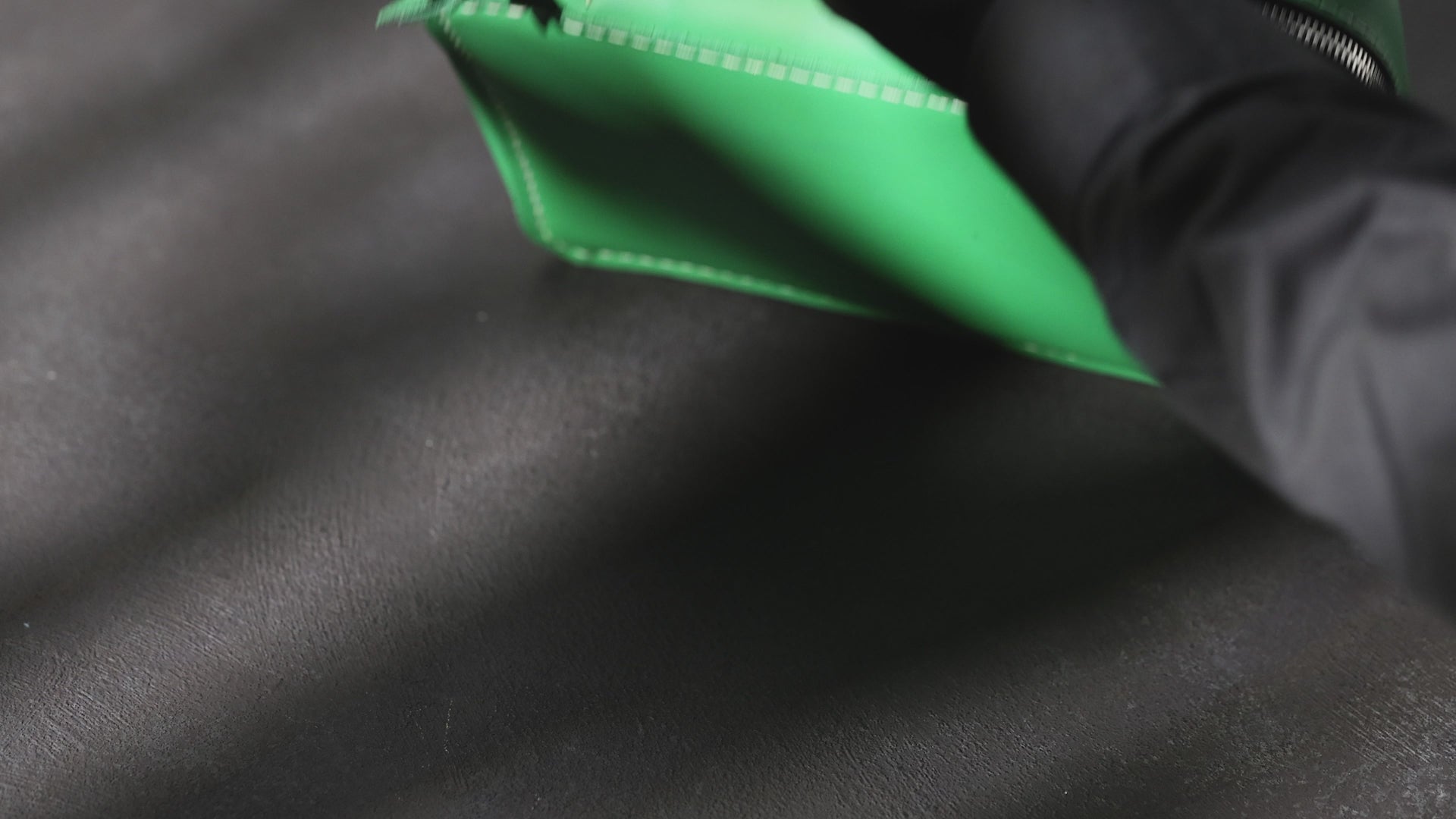 Green Leather Travel Cigar Case in Men's Hands