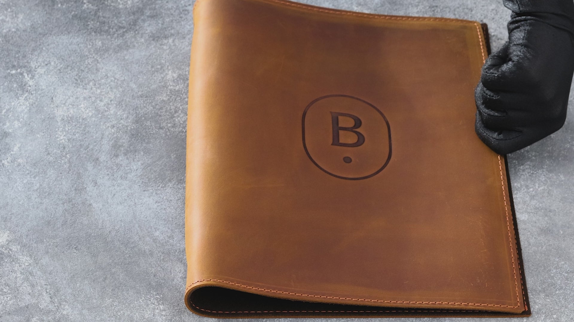 Personalized Leather Presentation Folder – 1-Inch Ring Binder