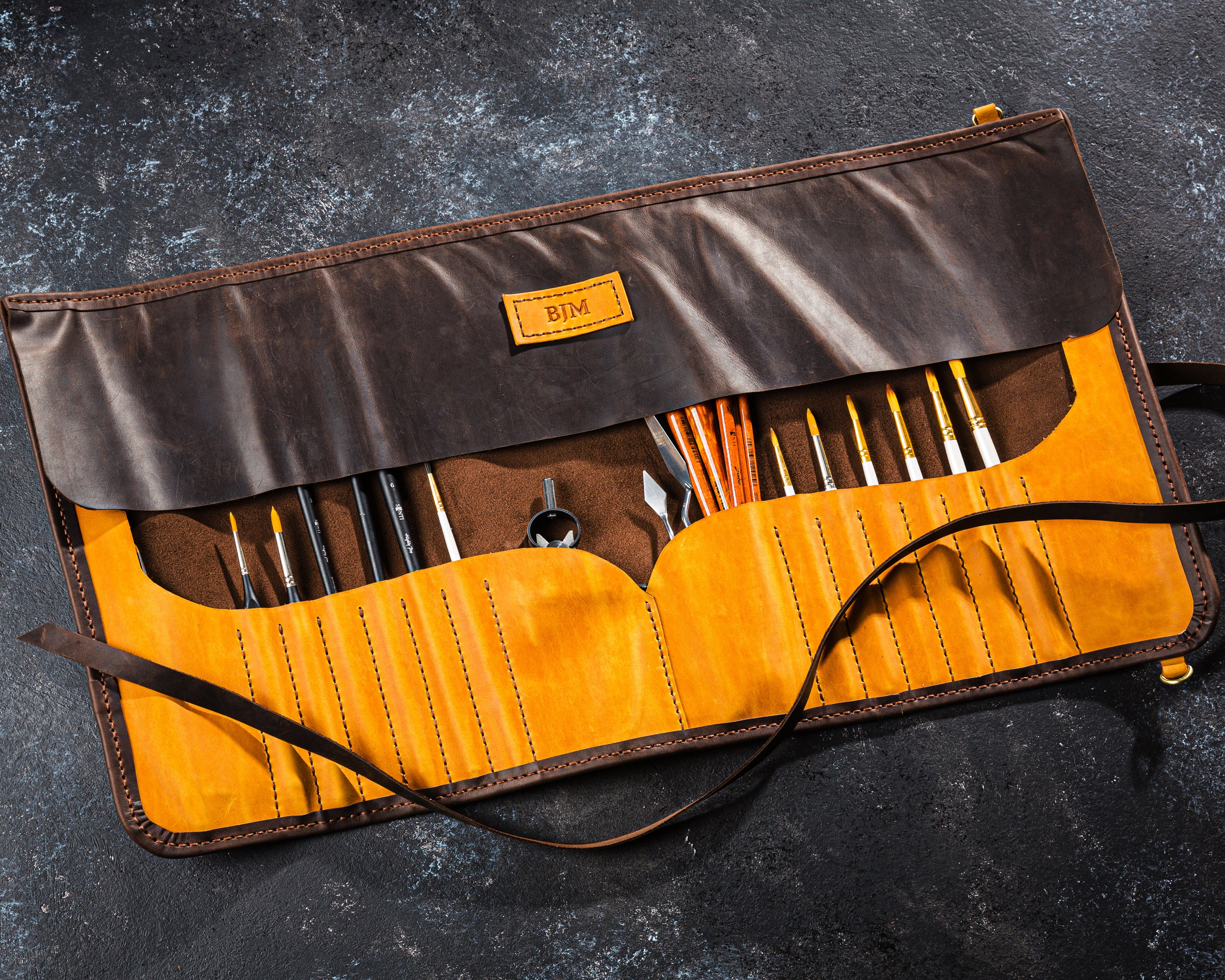 Luxury Leather Artist Brush Roll by Mureli – A Masterpiece for Creatives