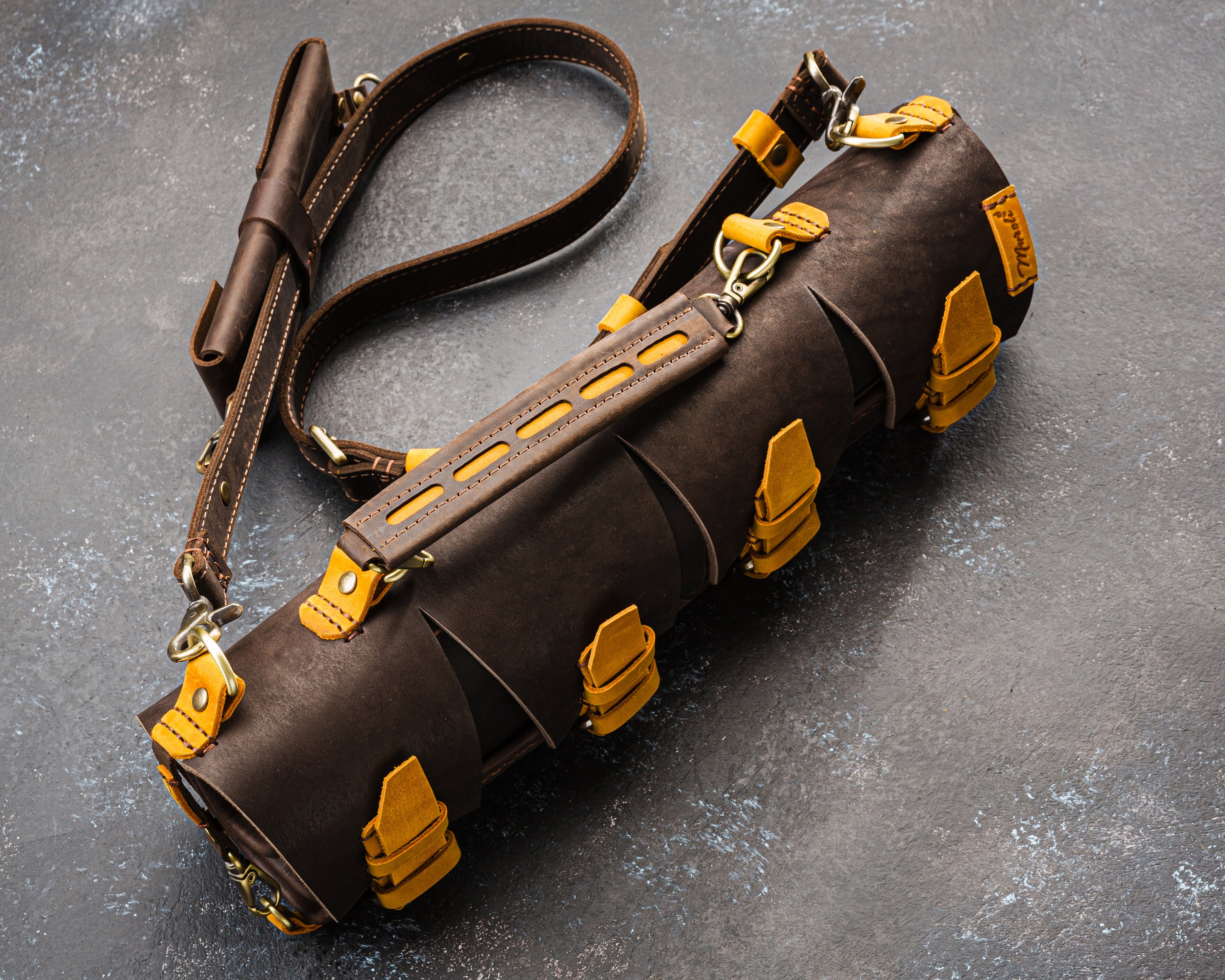 Luxury Leather Artist Brush Roll by Mureli – A Masterpiece for Creatives