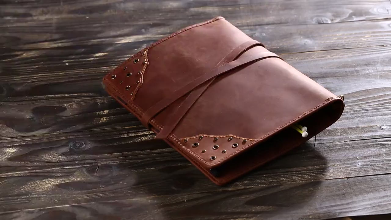 Compact Leather Organizer for Crochet and Knitting Tools