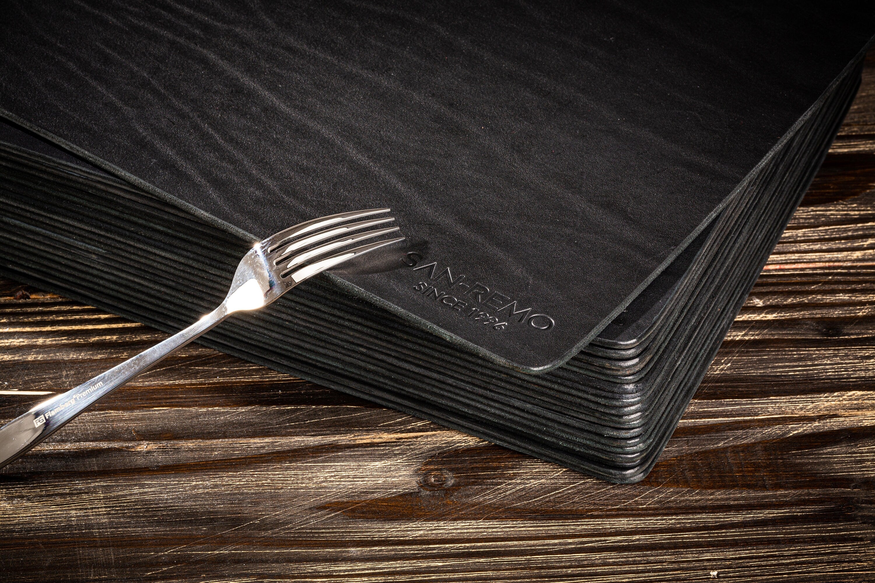 Mahewa® Set van 6 premium placemats van kunstleer, afwasbaar en Mahewa® Set van 6 premium placemats van kunstleer, afwasbaar en