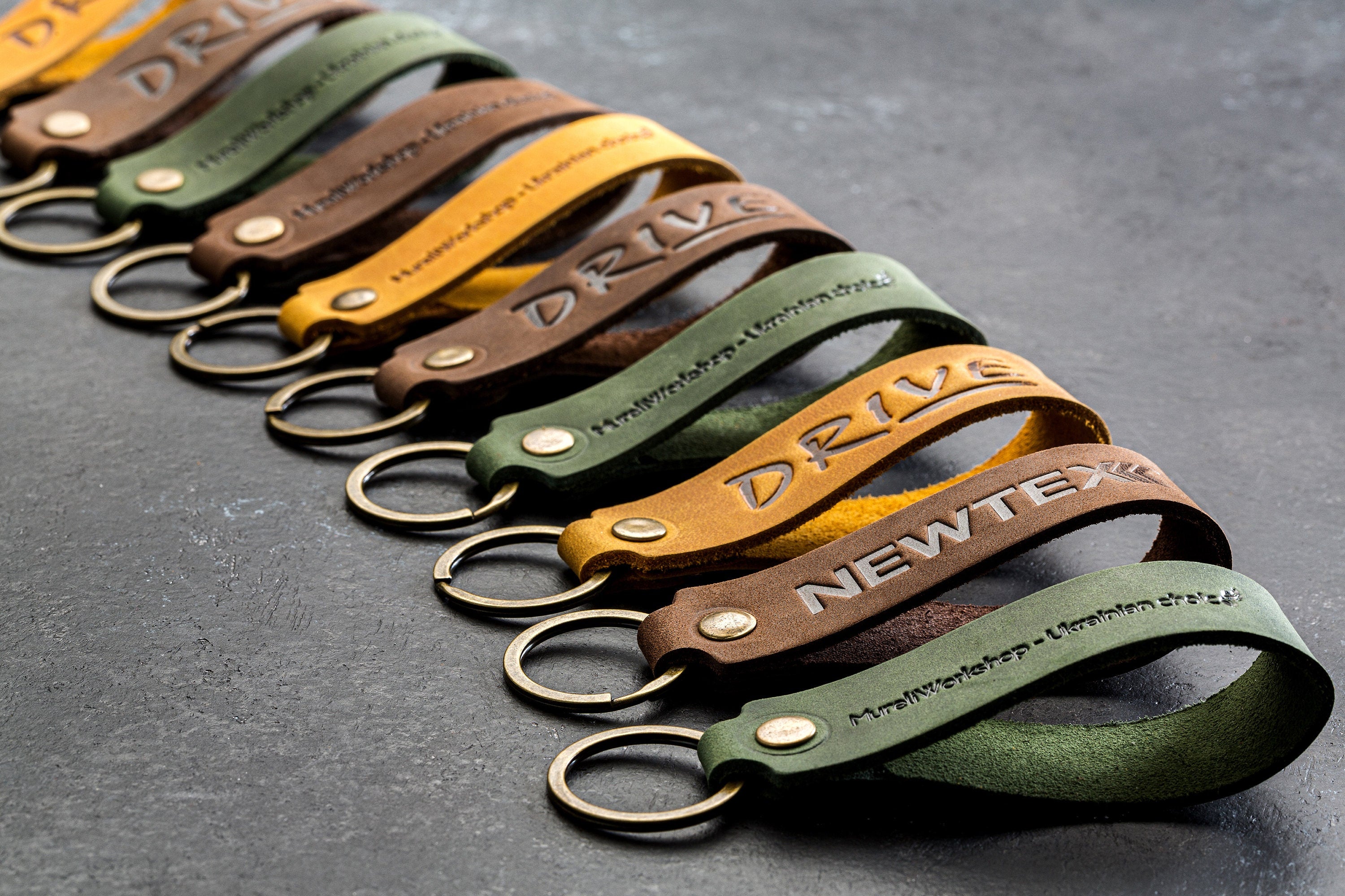 corporate gift for client leather keychain set personalised key chain with logo