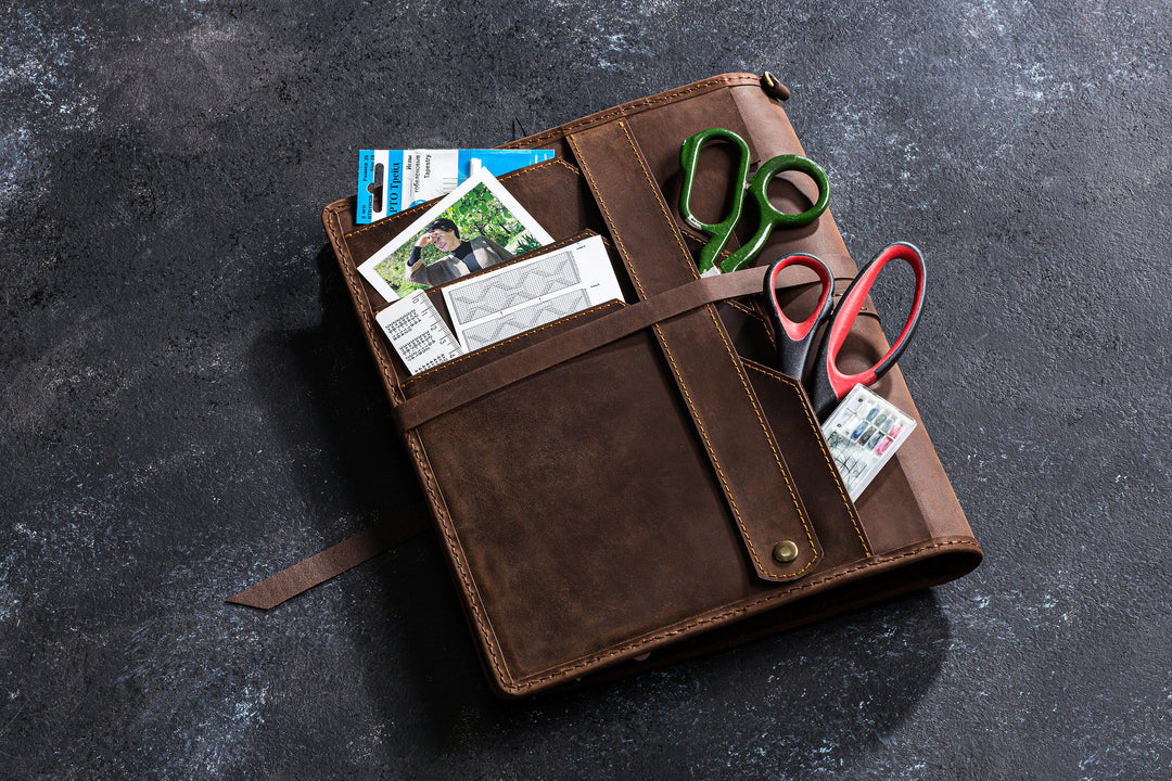 Compact Leather Portfolio for Yarn Craft Accessories– Mureli Workshop